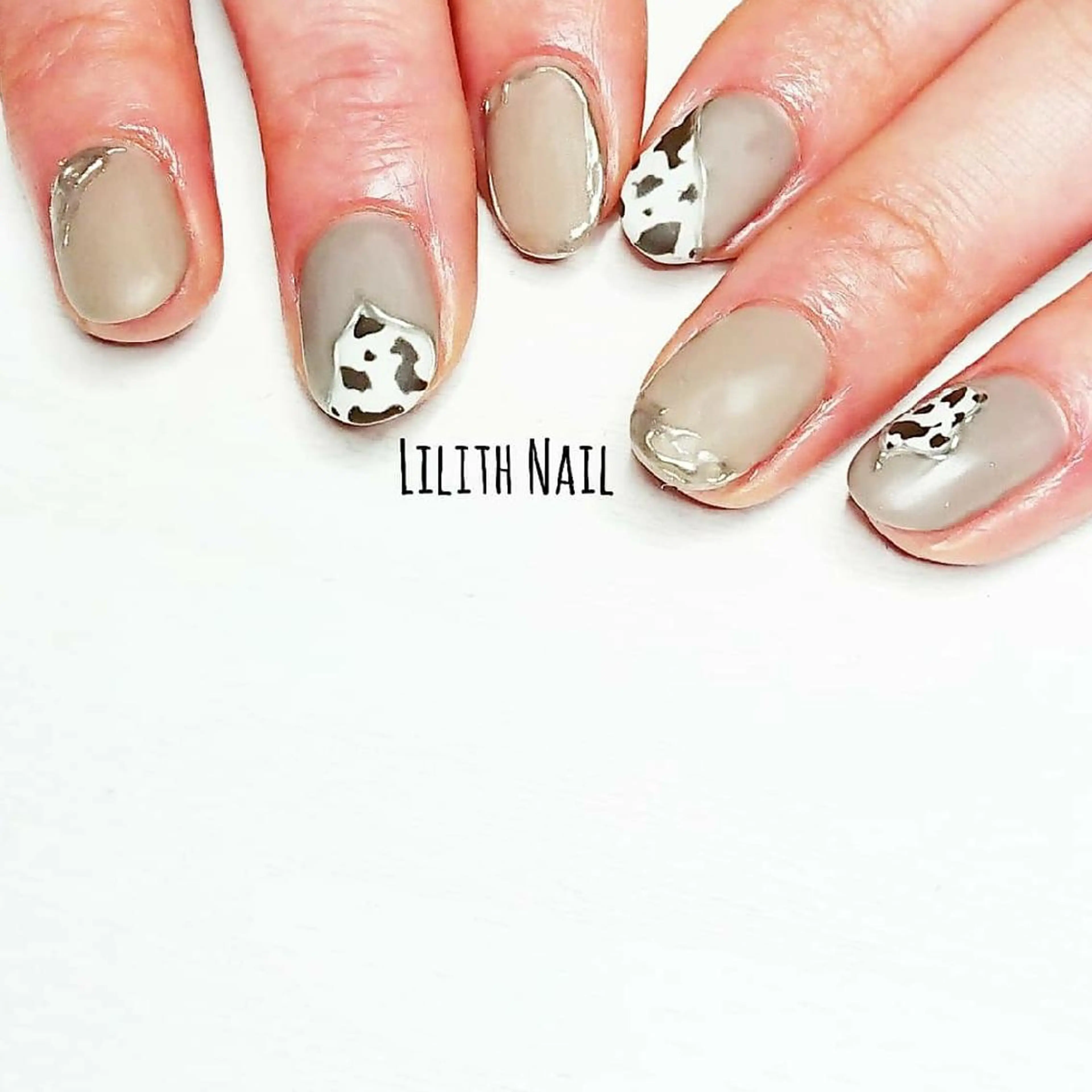 ネイル アニマル柄 マットネイル ハンドネイル Lilith Nailのネイルデザイン