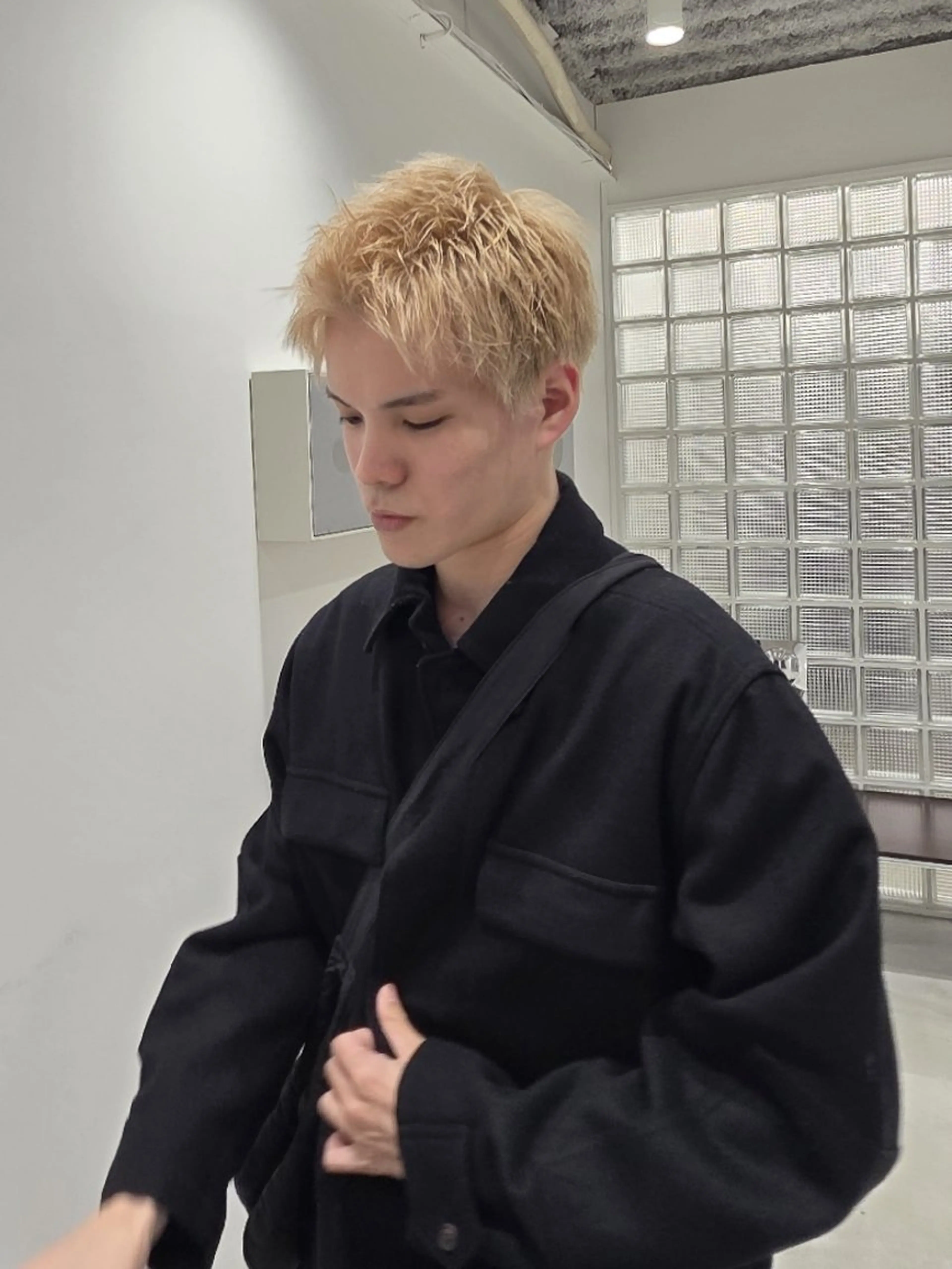 ショート カラー メンズ メンズブリーチ メンズハイトーン メンズパーマ ブリーチ ハイトーンカラー カット ヘアカラー トリートメント YOKUTO/パーマ ︎/当日予約⭕️のヘアスタイル