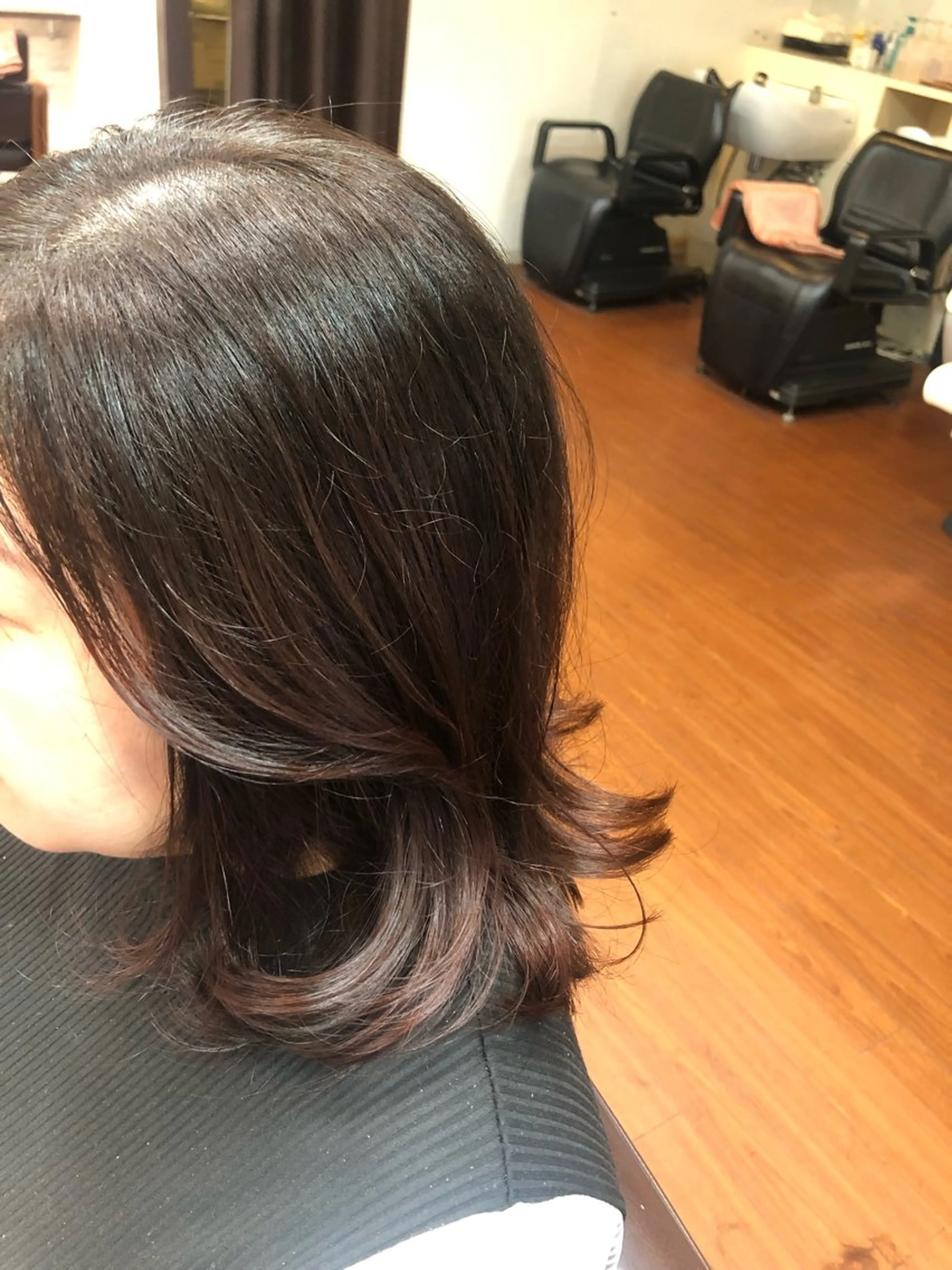 セミロング 松葉 幸代のヘアスタイル