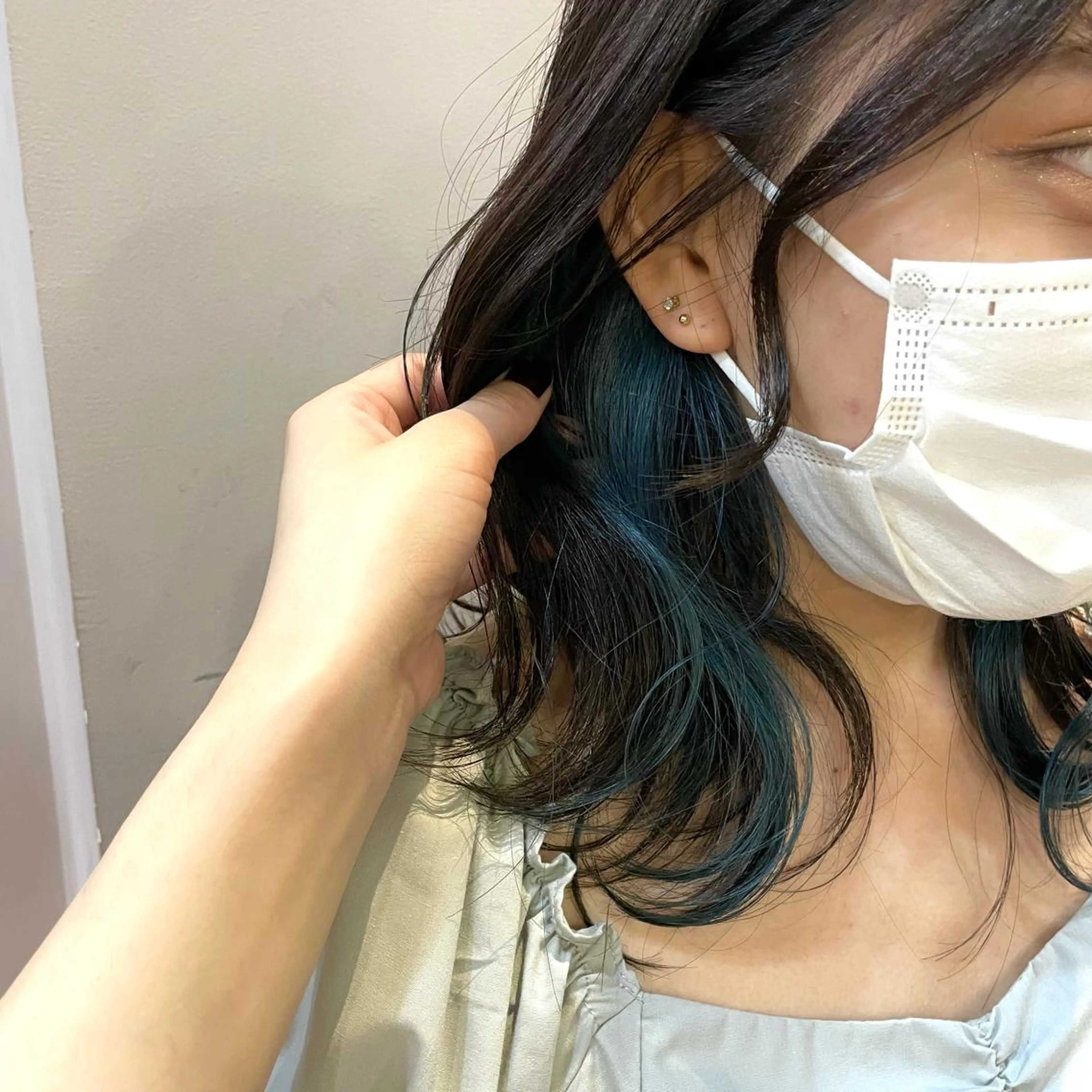 ミディアム カラー インナーカラー 為近日向子🐥暖色 💘顔周りカット🌈のヘアスタイル