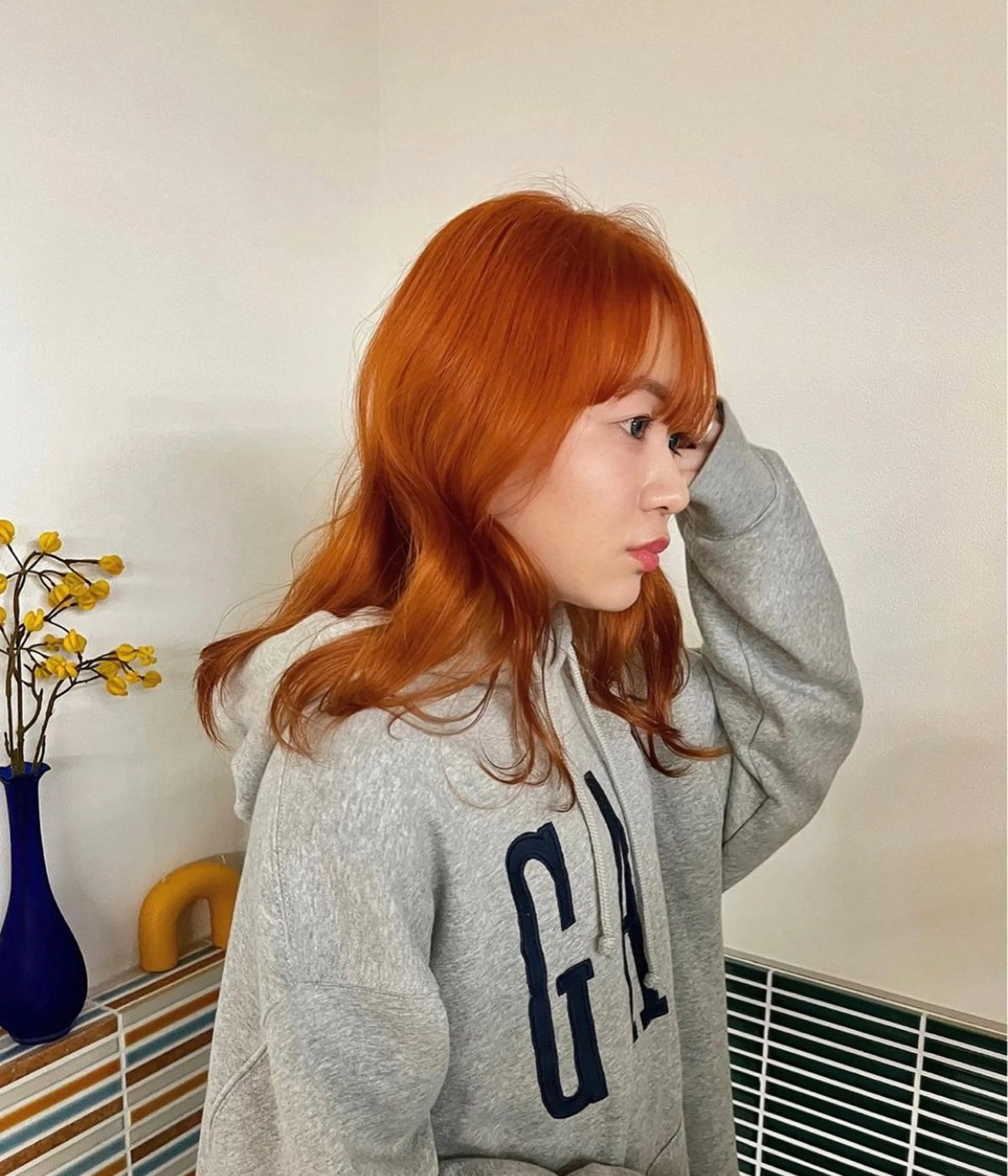 セミロング カラー ブリーチ ダブルカラー オレンジ ブリーチ矯正/ ブリーチ特化mikaのヘアスタイル