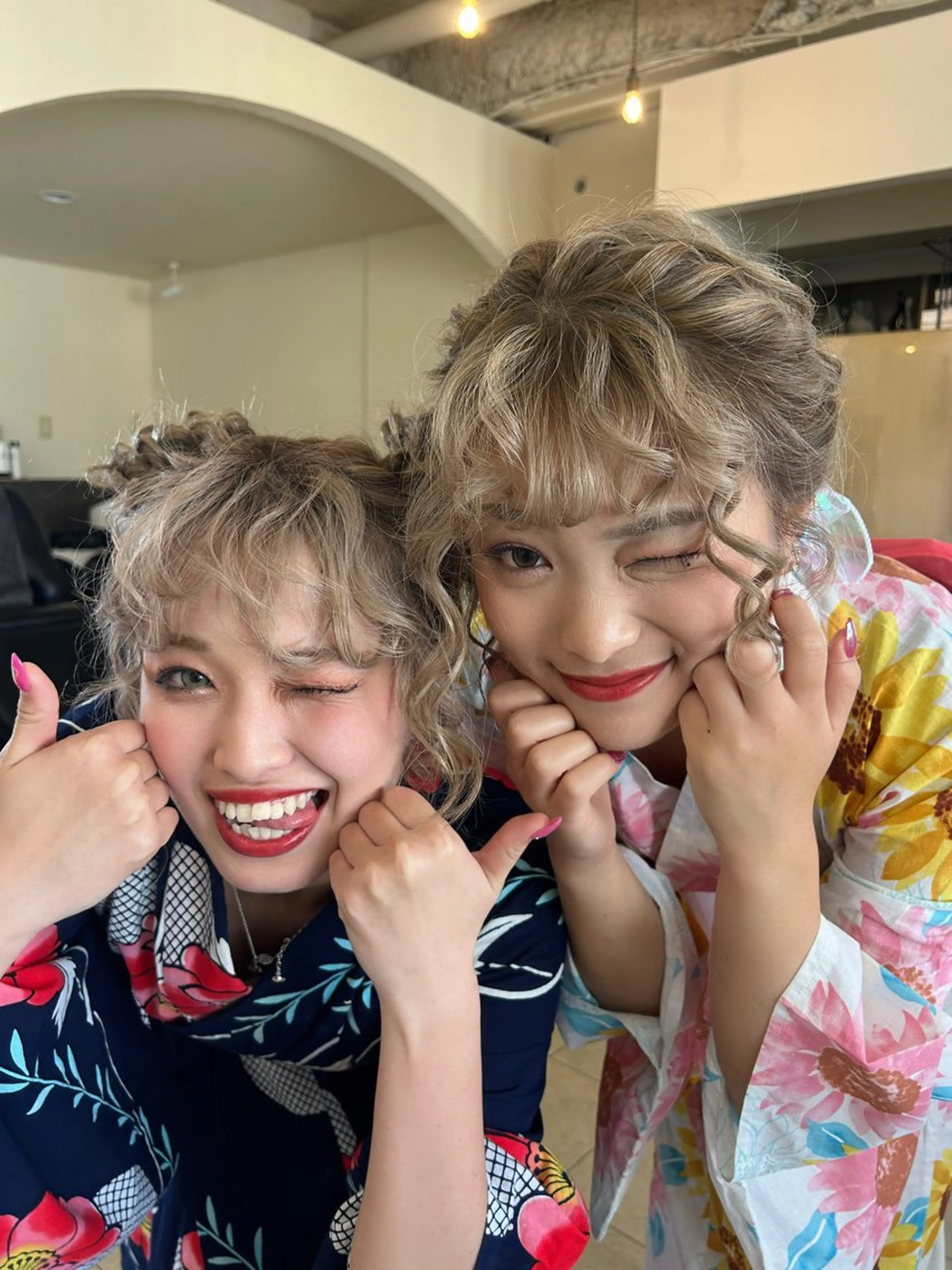 ロング ヘアセット Maho/海外 レイヤー/ハイトーンのヘアスタイル