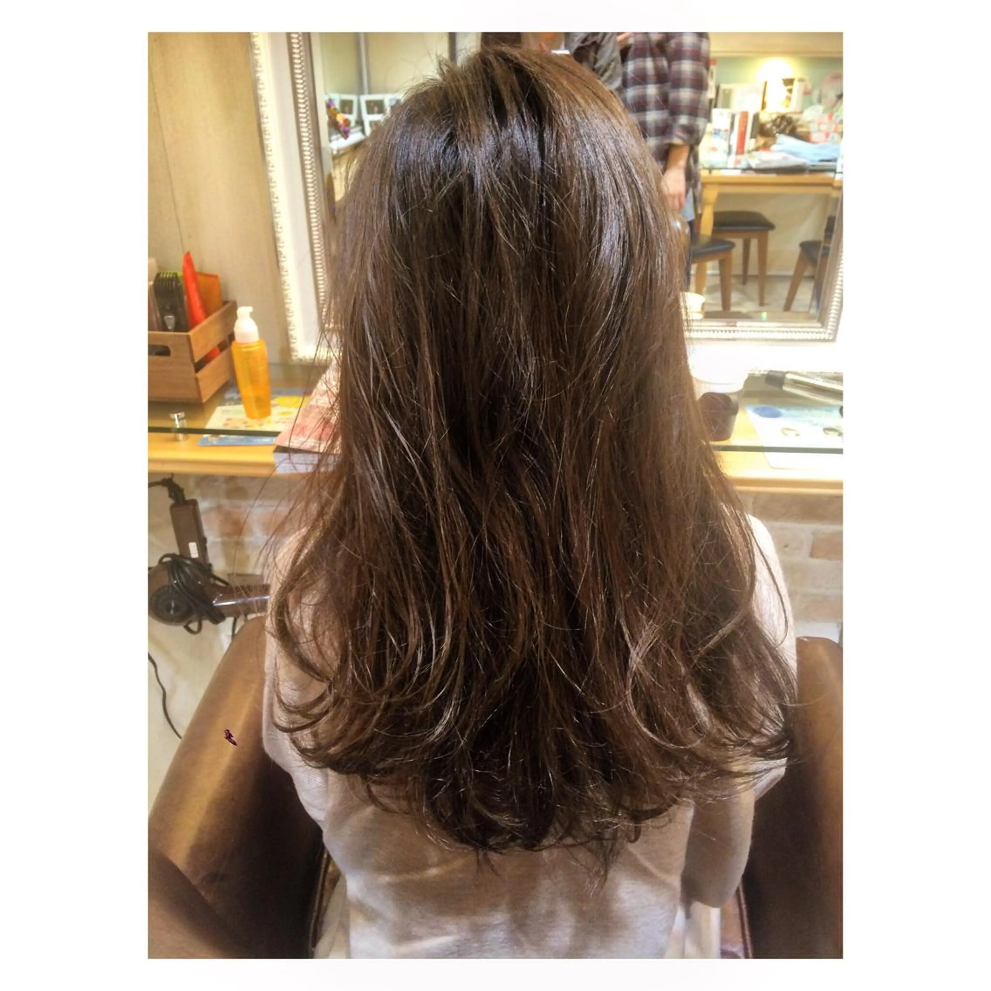 セミロング ロング カラー 透明感カラー グレージュ ハイライトカラー ハイライト LOST CITY 横浜所属・🪐脱白髪染め 🪐松尾菜々美のヘアスタイル