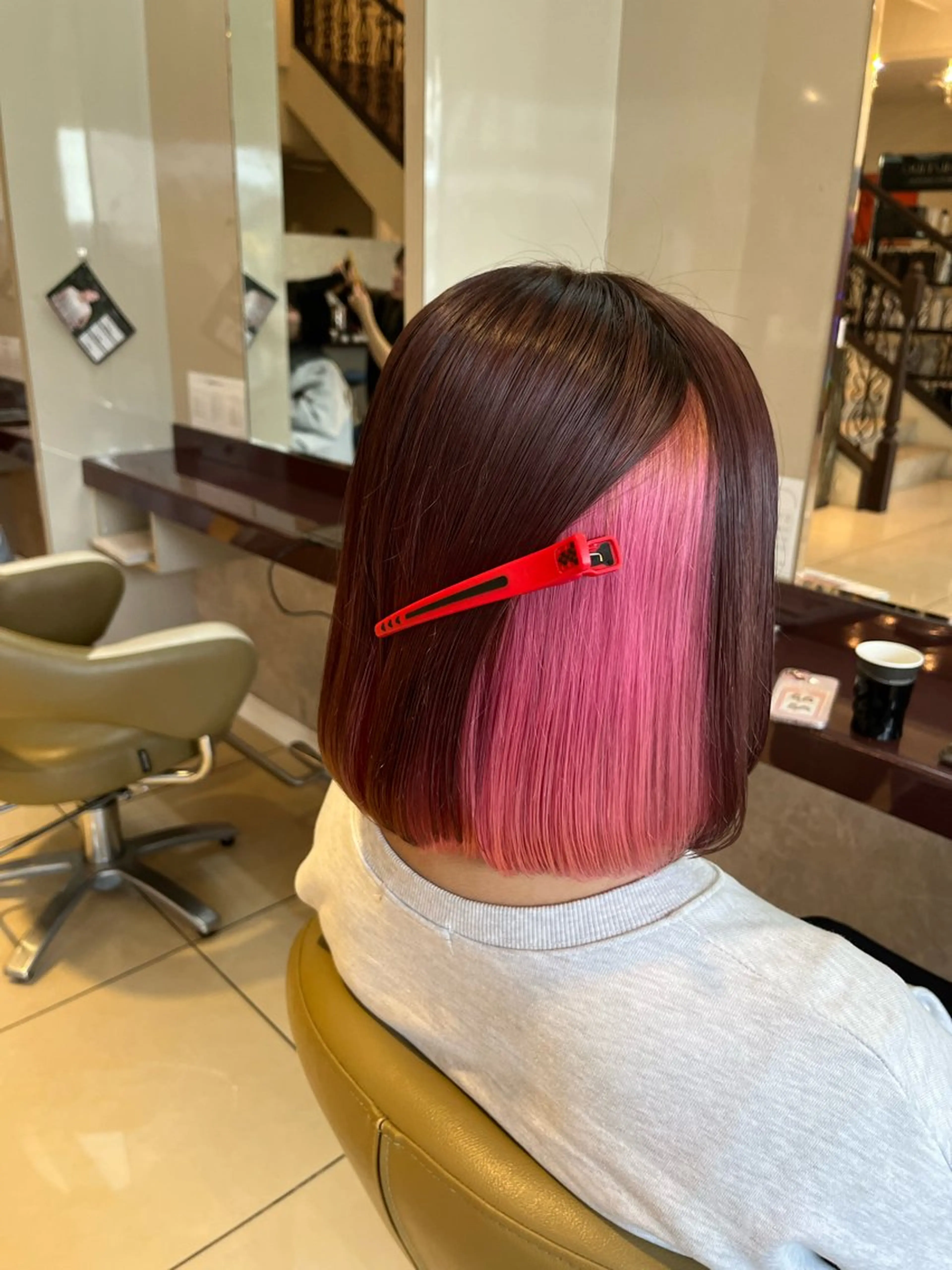 ミディアム ヘアカラー 八重樫 夢愛のヘアスタイル