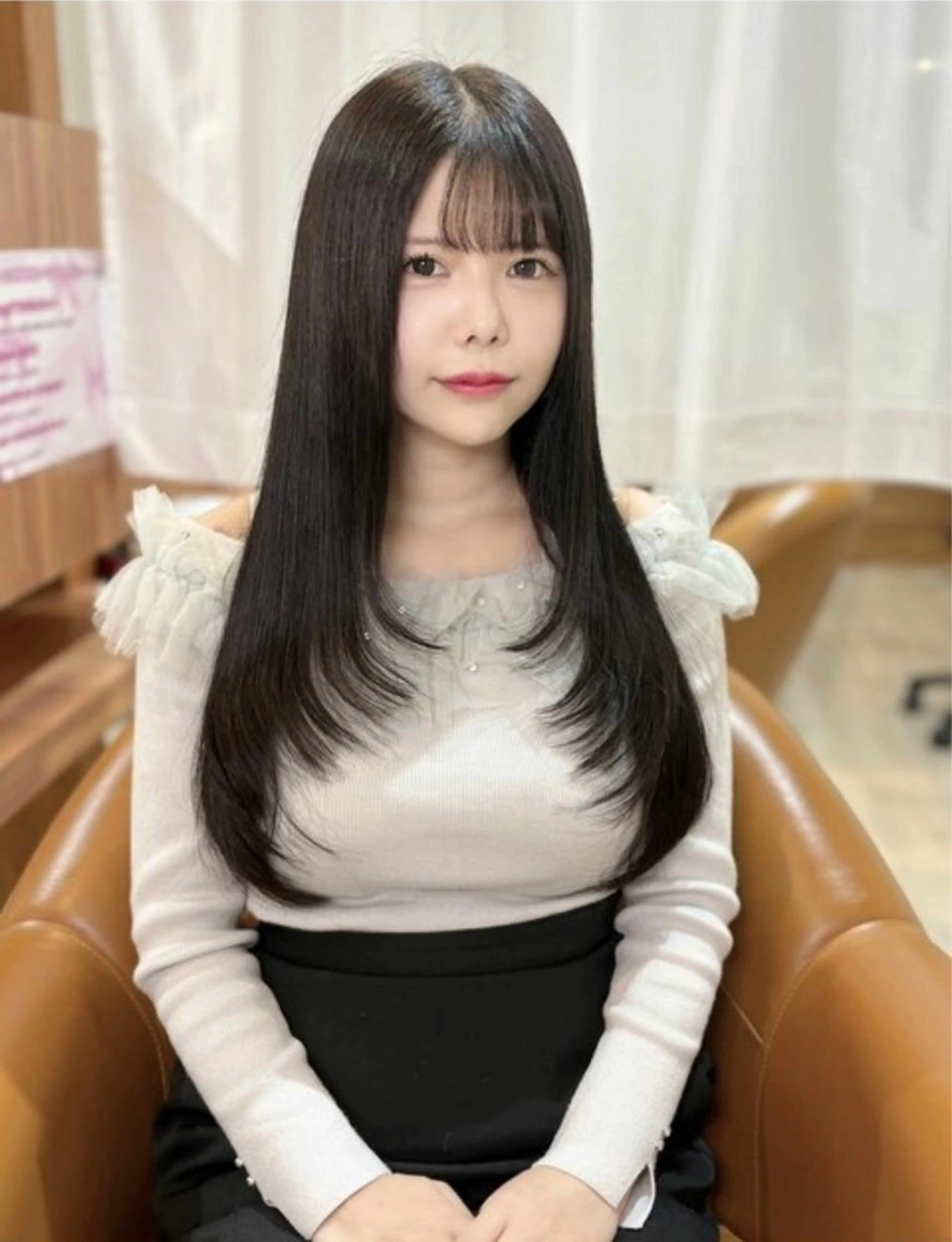 ロング 𝘈𝘐𝘙𝘐♡ レイヤーカットのヘアスタイル