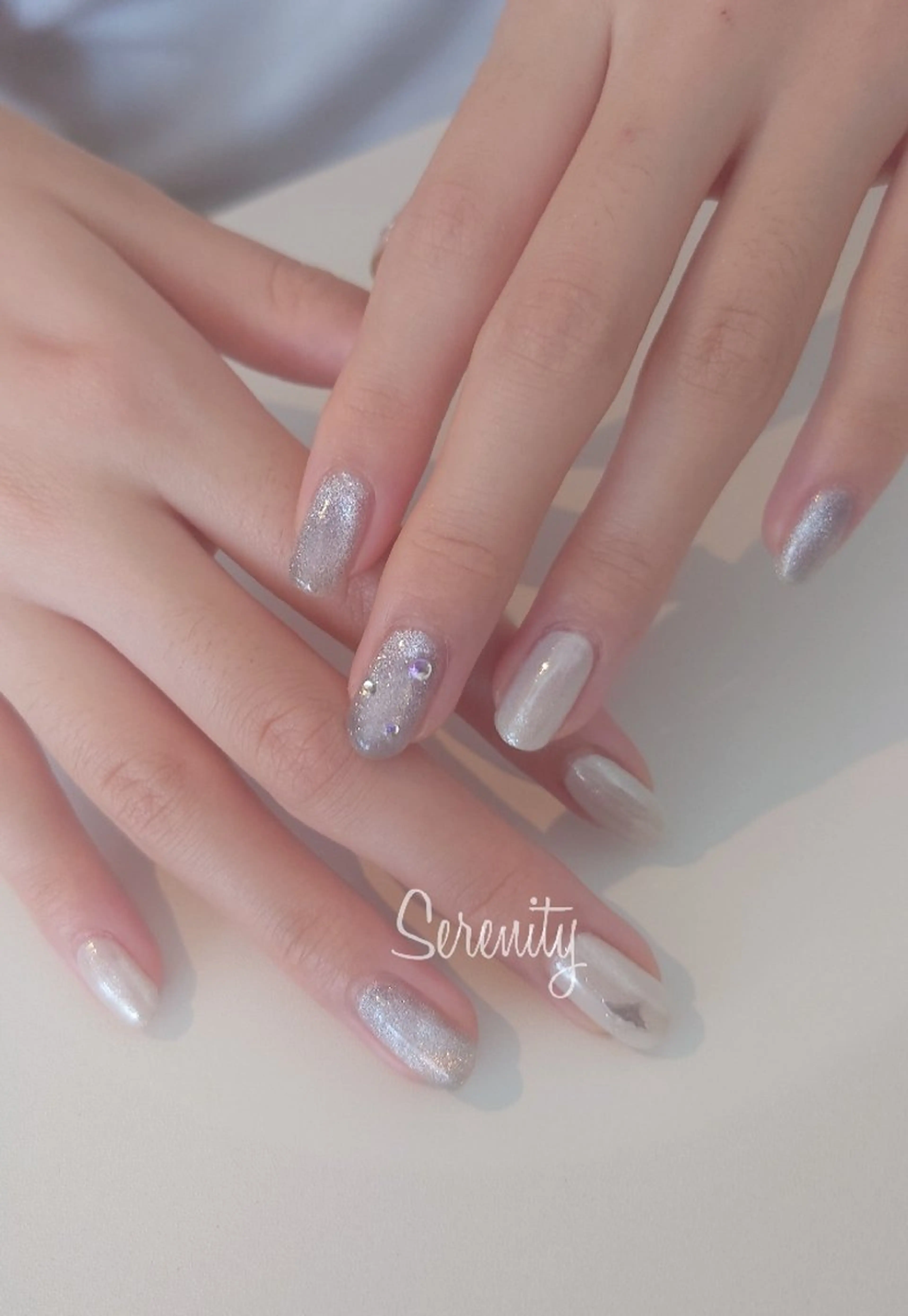 ネイル ブルー キラキラネイル マグネットネイル ミラーネイル 持ち込み nail  serenityのネイルデザイン