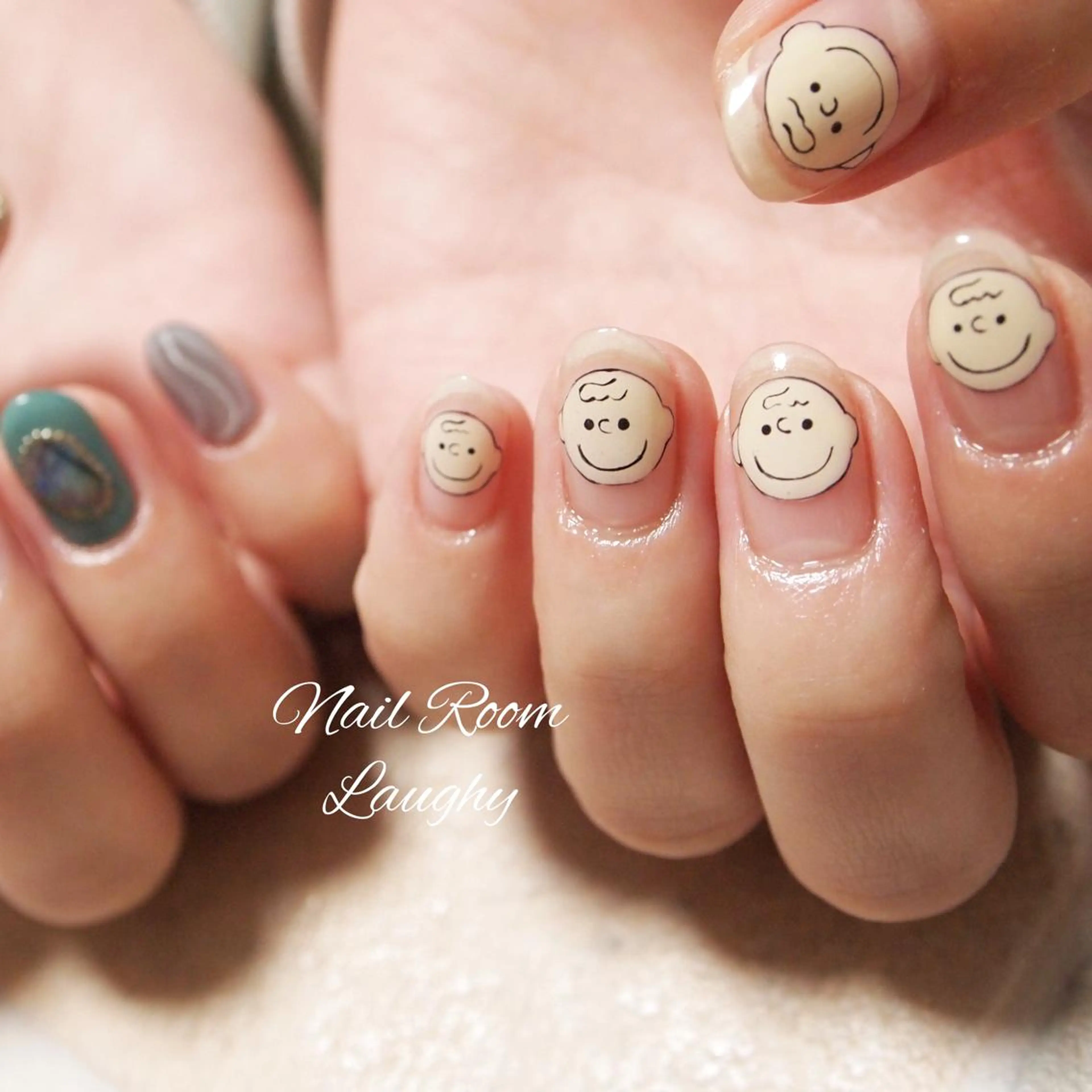 ネイル Nail Room Laughyのネイルデザイン