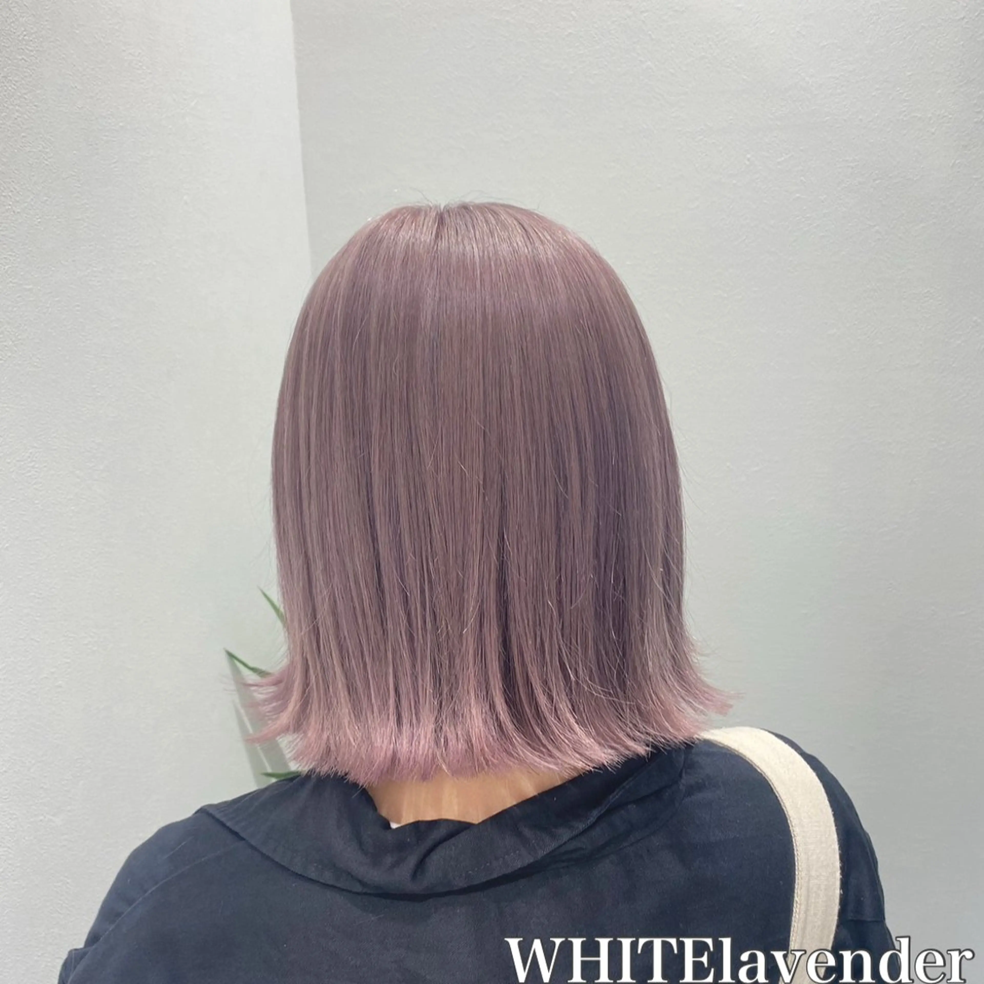 ミディアム カラー 🩵ダメージレス艶感 ハイトーン🩷のヘアスタイル