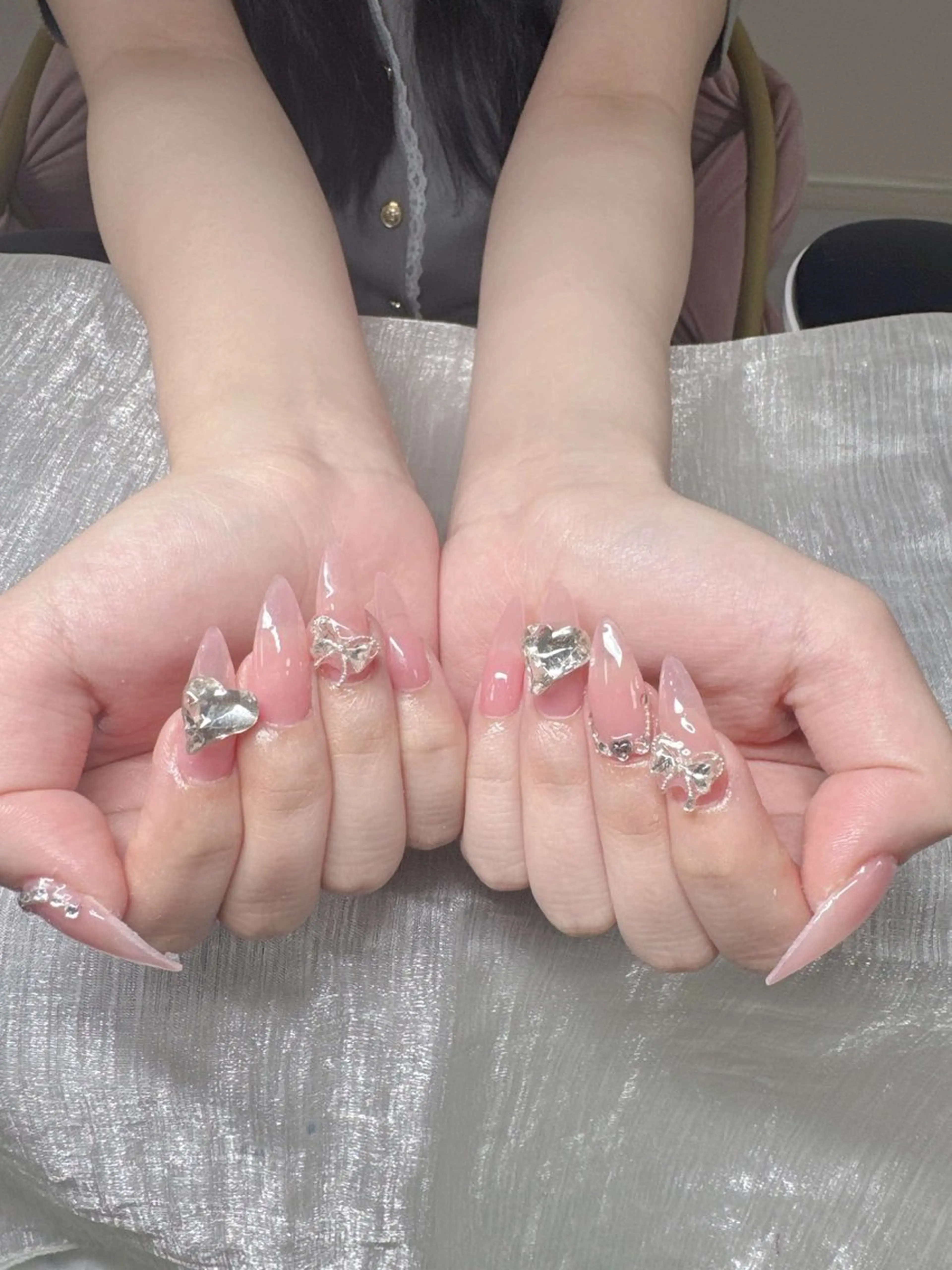 ネイル 長さ出し グラデーション 卒業式 キラキラネイル マグネットネイル Lee Nailsのネイルデザイン