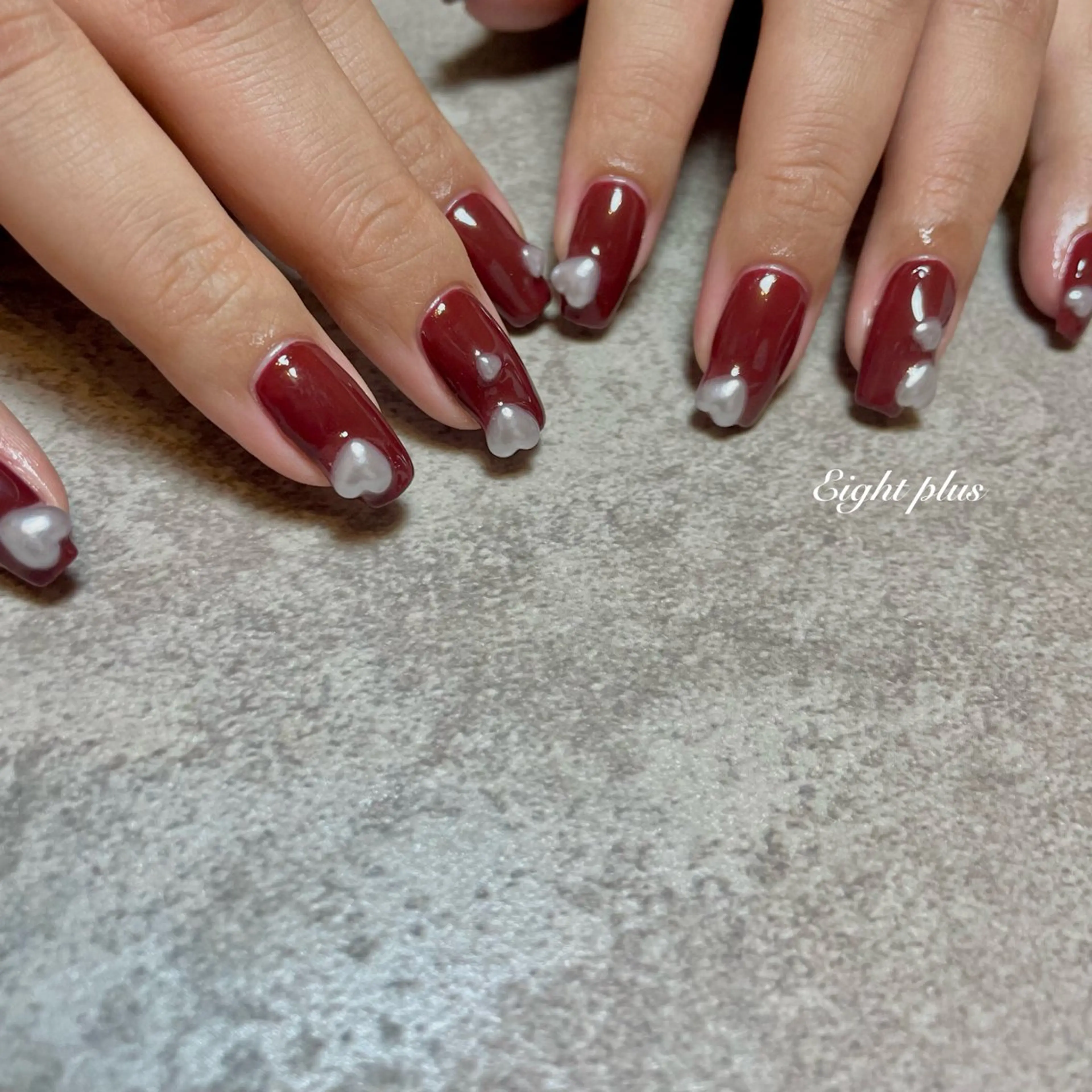 ネイル アートネイル ボルドー ハート ワンカラーネイル 赤色 ハンドネイル Eight plusのネイルデザイン