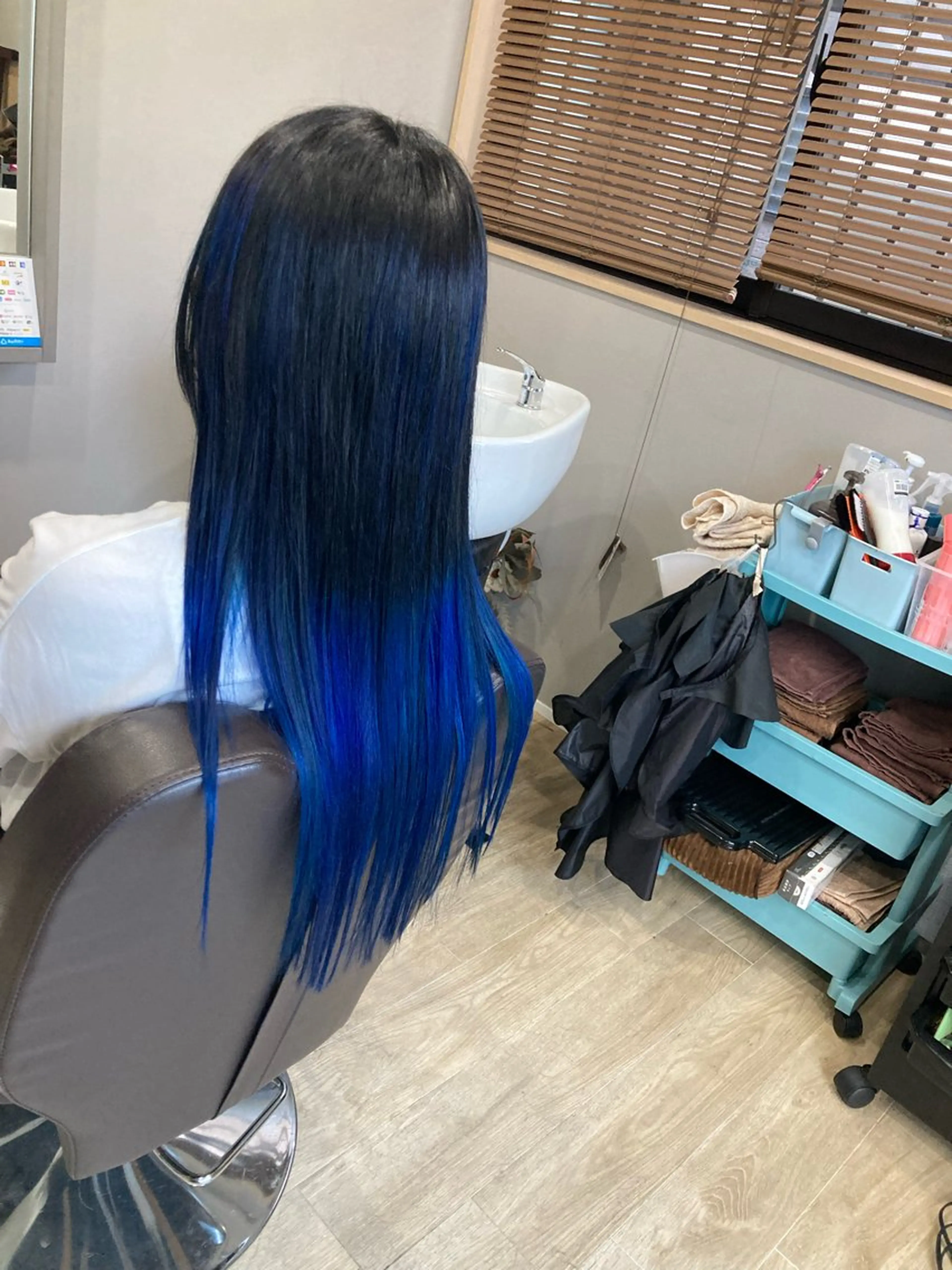 ロング カラー ブルーカラー Hair room Leaのヘアスタイル