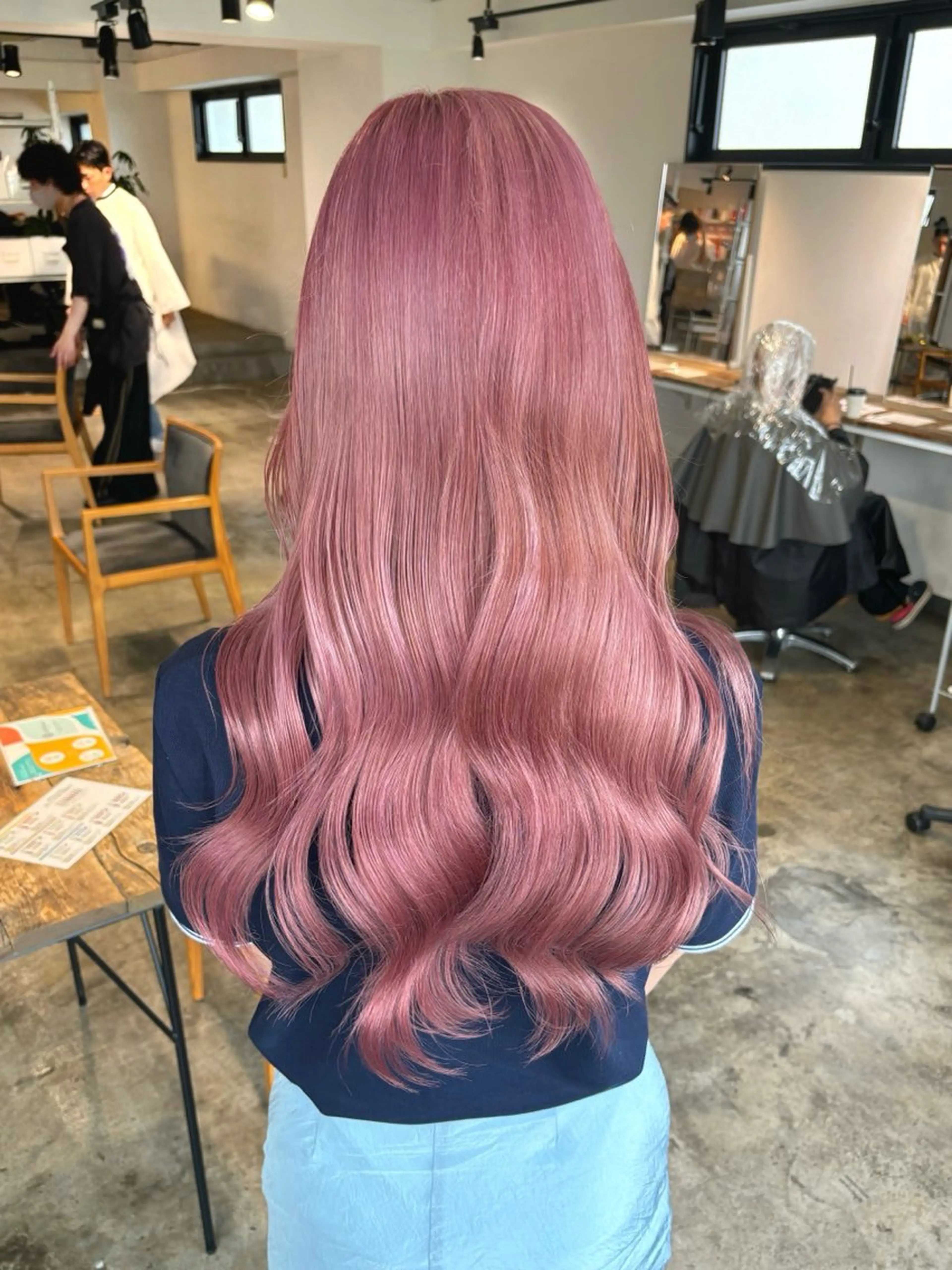 ロング カラー ブリーチ ダブルカラー ピンクカラー 暖色カラー🍒 ケアブリーチ/akiのヘアスタイル