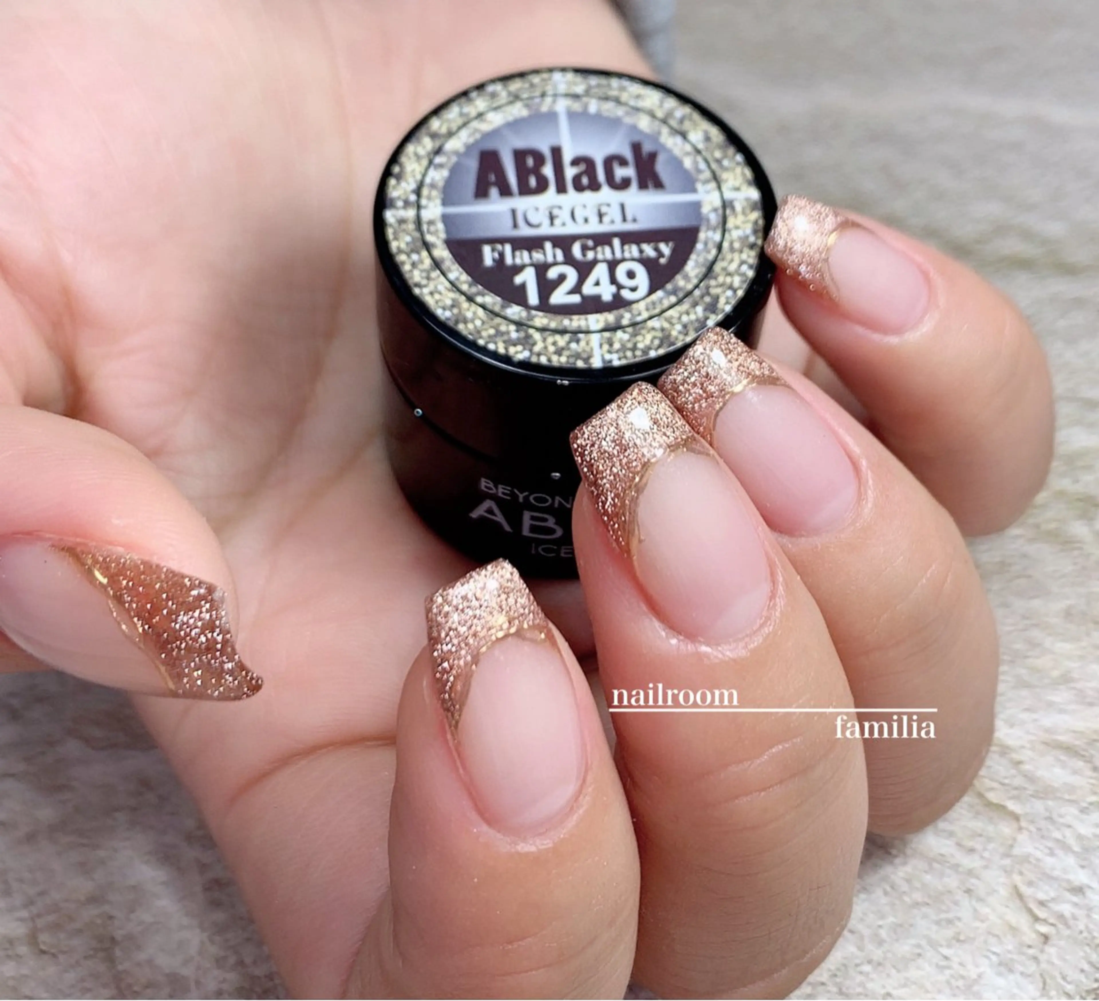 ネイル フレンチネイル マグネットネイル -nailroom- familiaのネイルデザイン