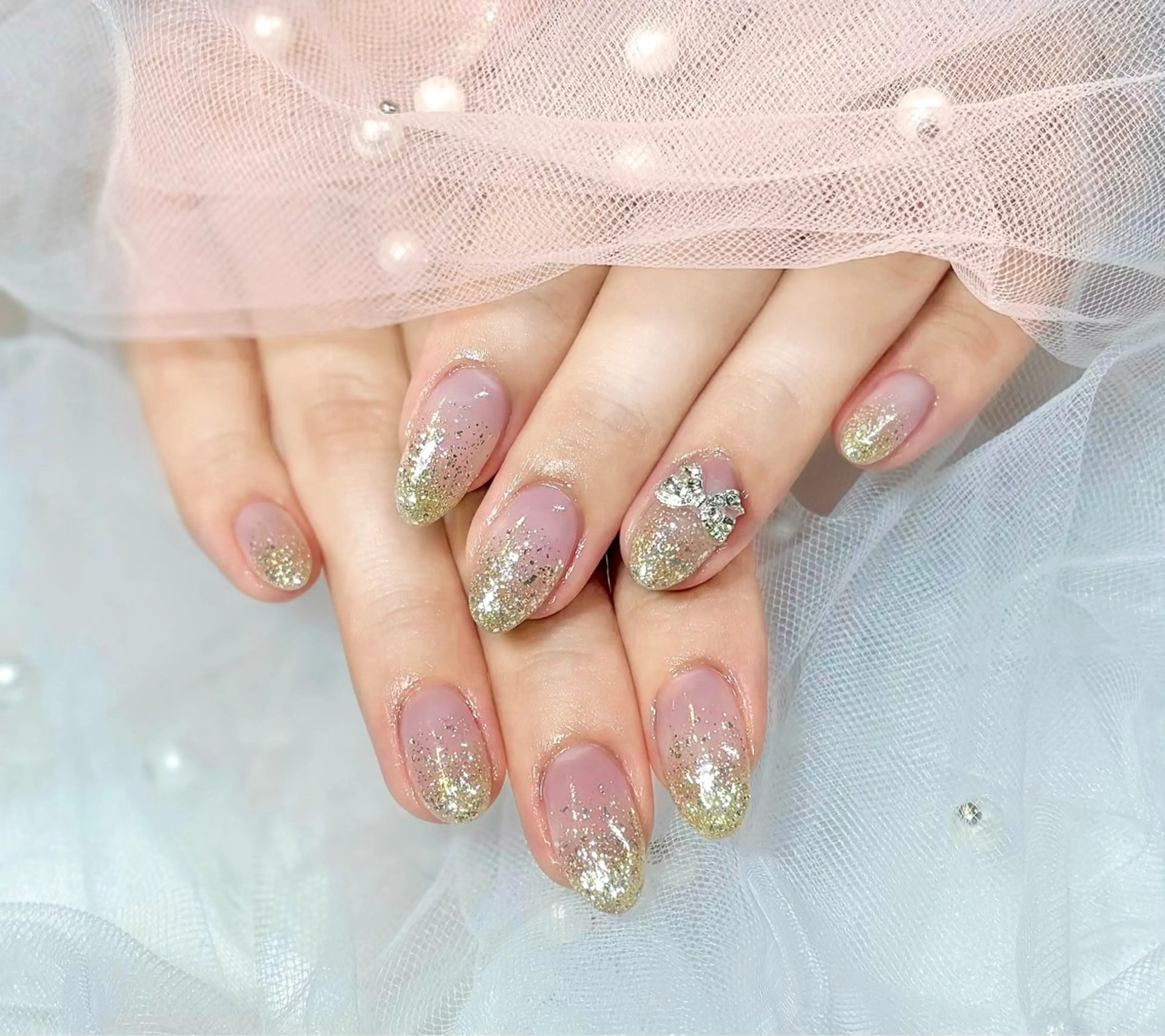 ネイル ゴールド グラデーション キラキラネイル 韓国ネイル ラメ(グリッター) Chat　noir所属・【chatnoir】 MIYUのネイルデザイン