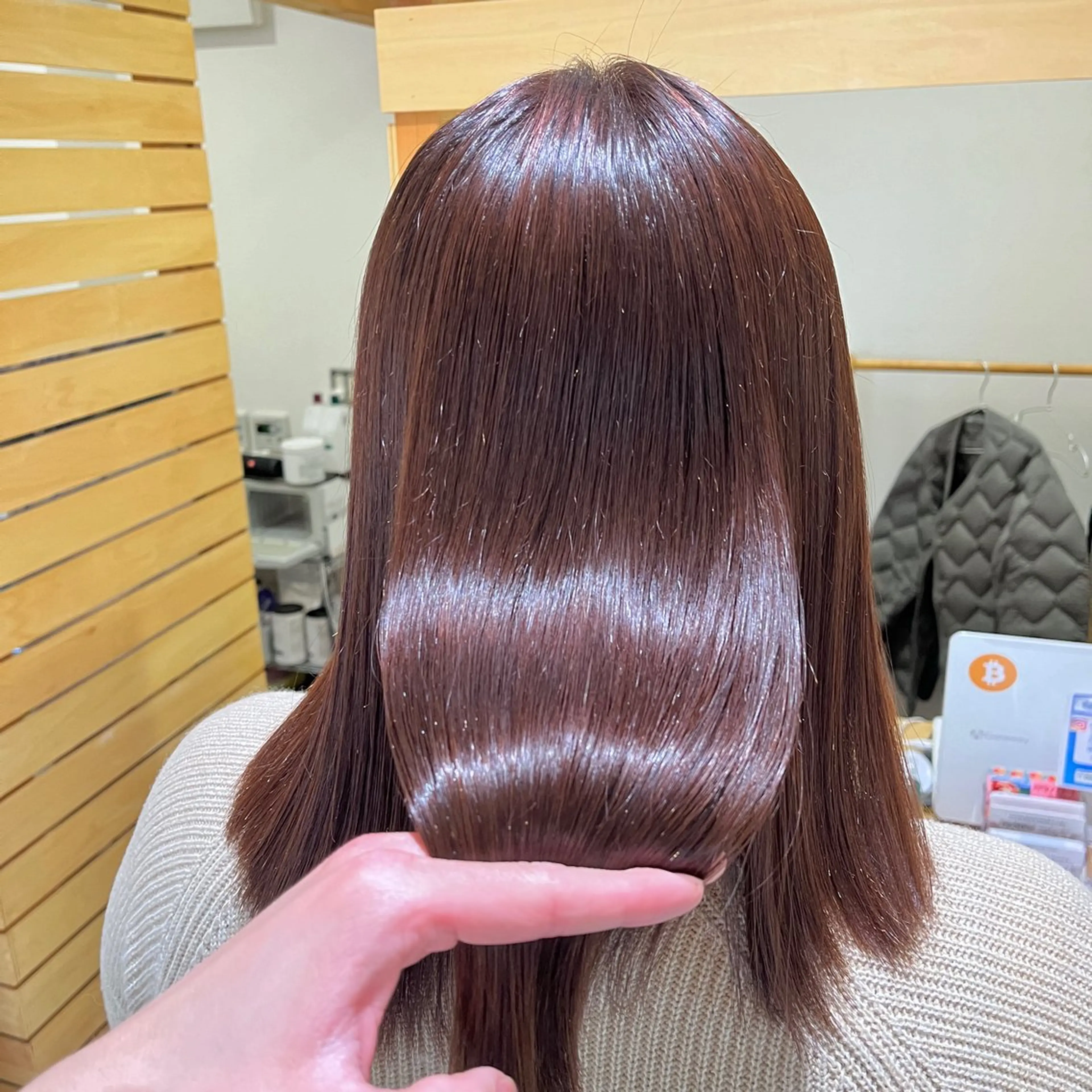 ミディアム カラー ブリーチ RUBEUS【ルベウス】所属・✨艶々カラー🎨 杉本賢人のヘアスタイル