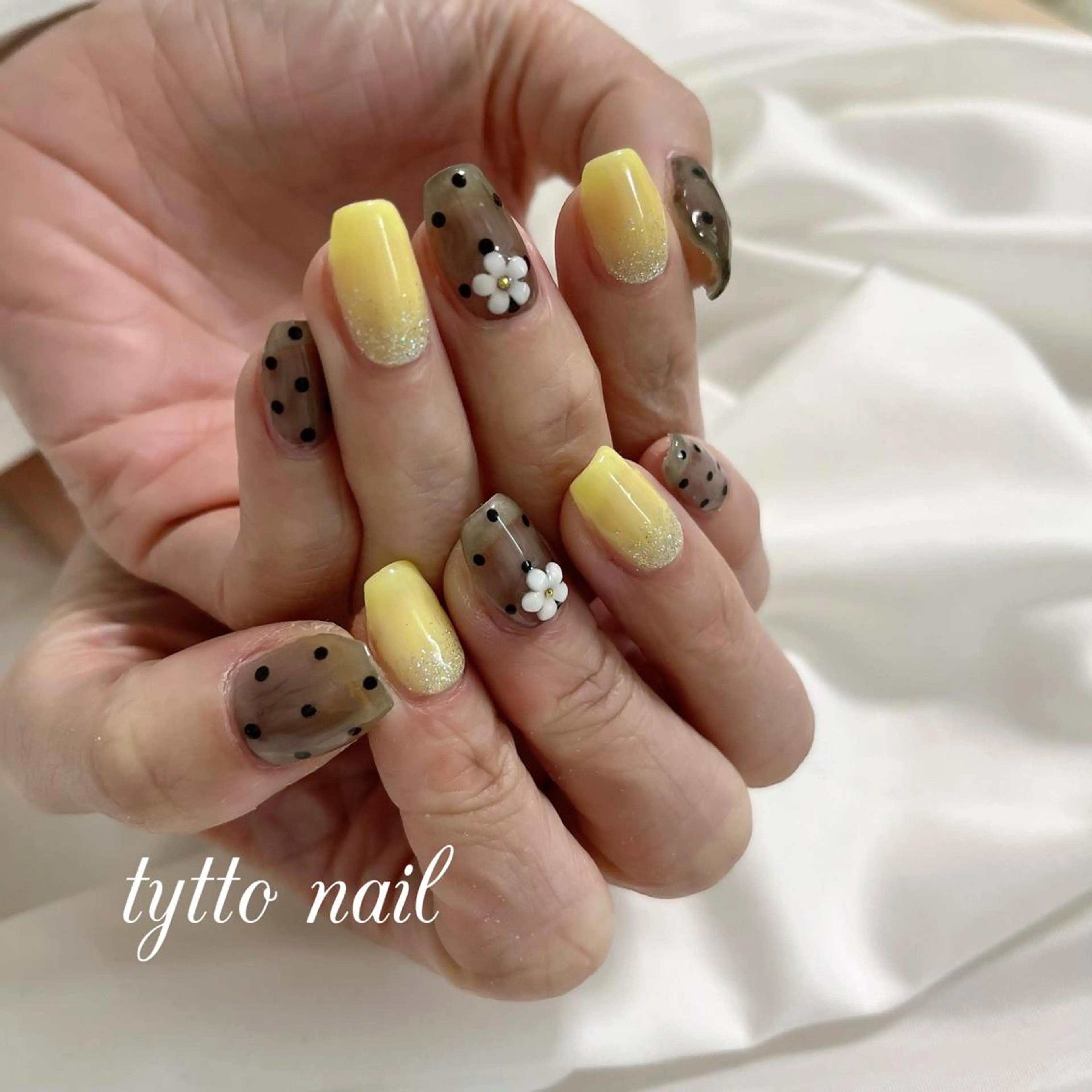 ネイル ドット フラワーネイル キラキラネイル ラメ(グリッター) オフィスネイル ハンドネイル tytto nail ❤︎‪‪eri‪‪のネイルデザイン