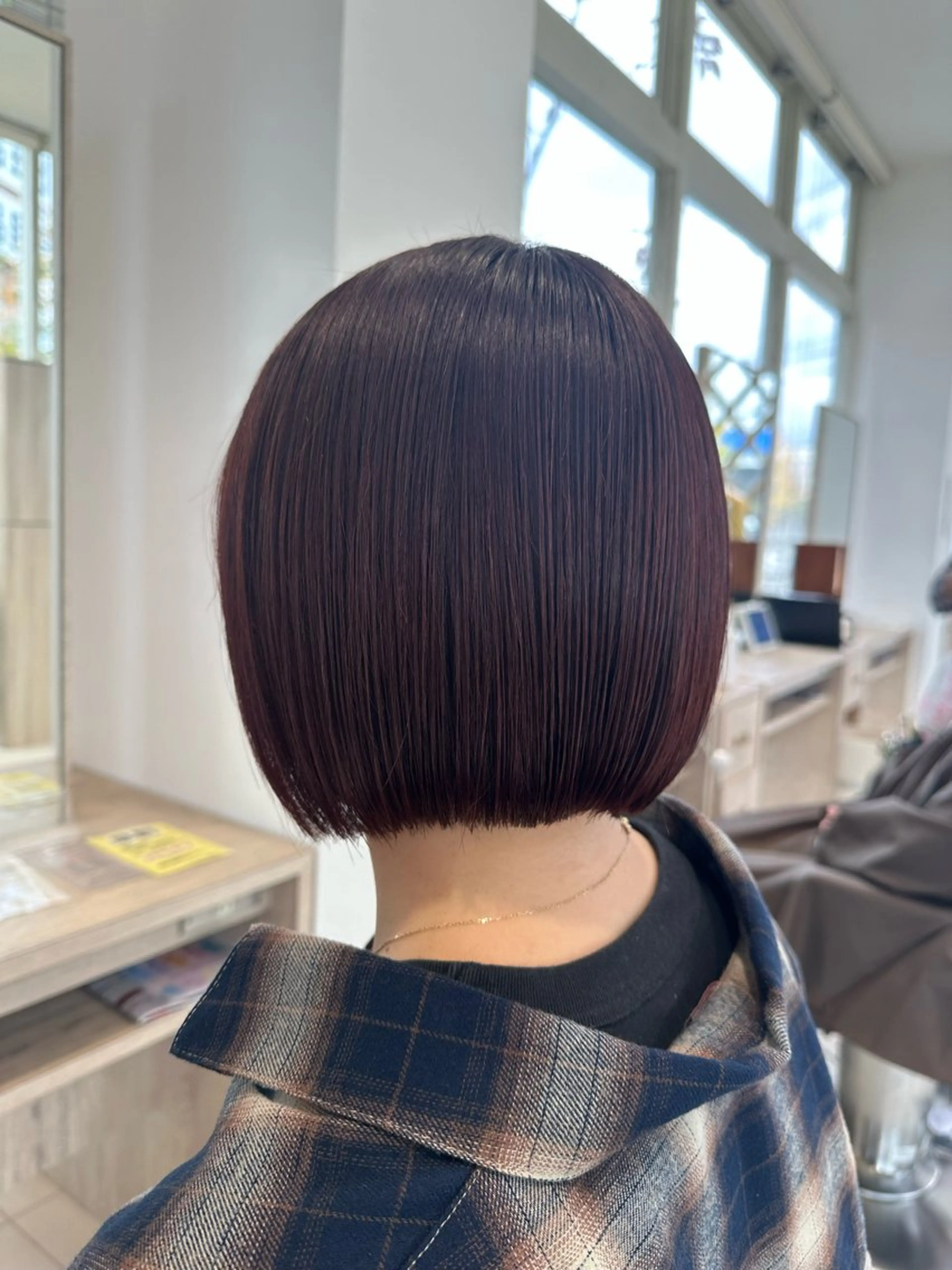 ショート 切りっぱなしボブ ボブ 御舩 青衣のヘアスタイル