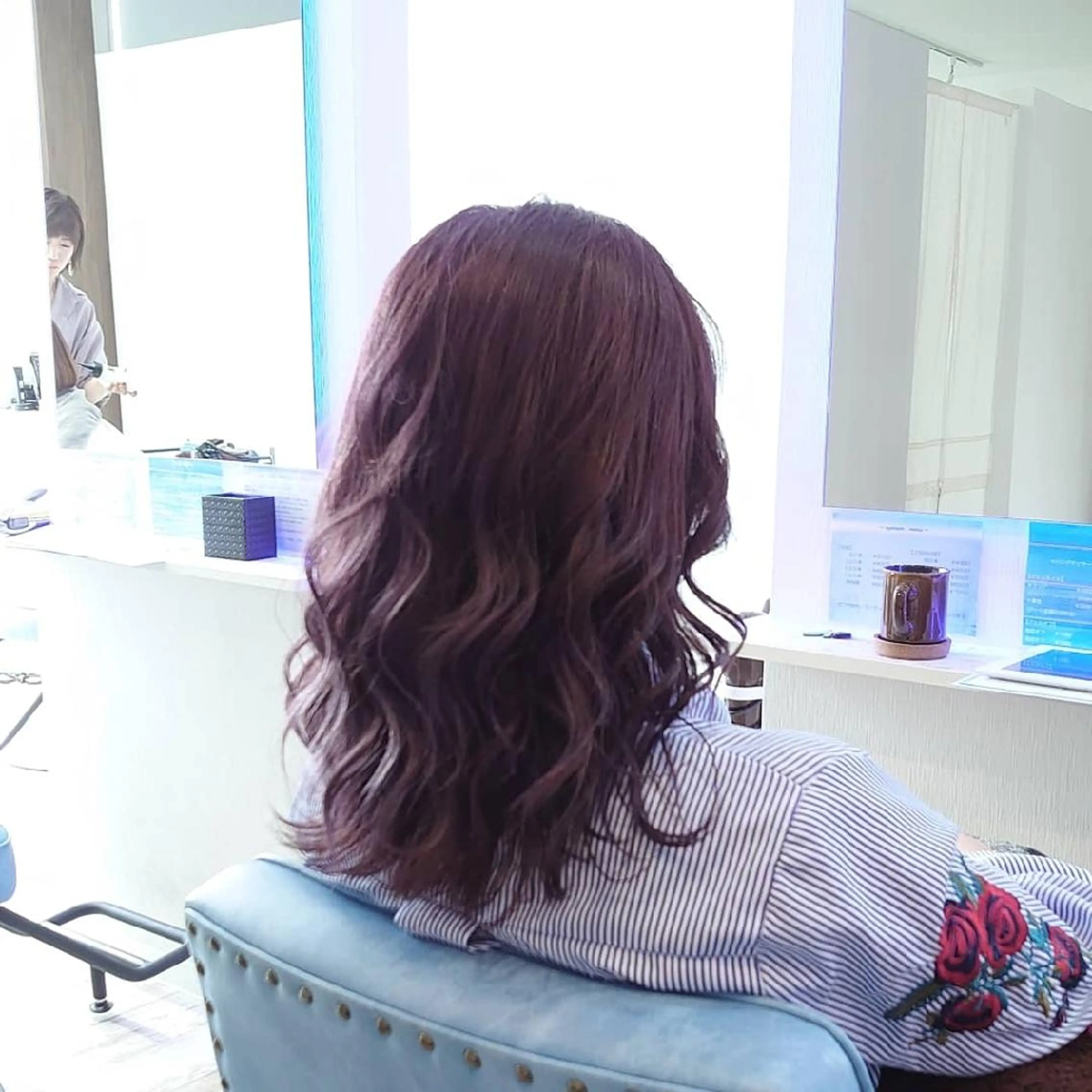 ミディアム カラー ヘアアレンジ ヘアカラー トリートメント 小林 伸行のヘアスタイル