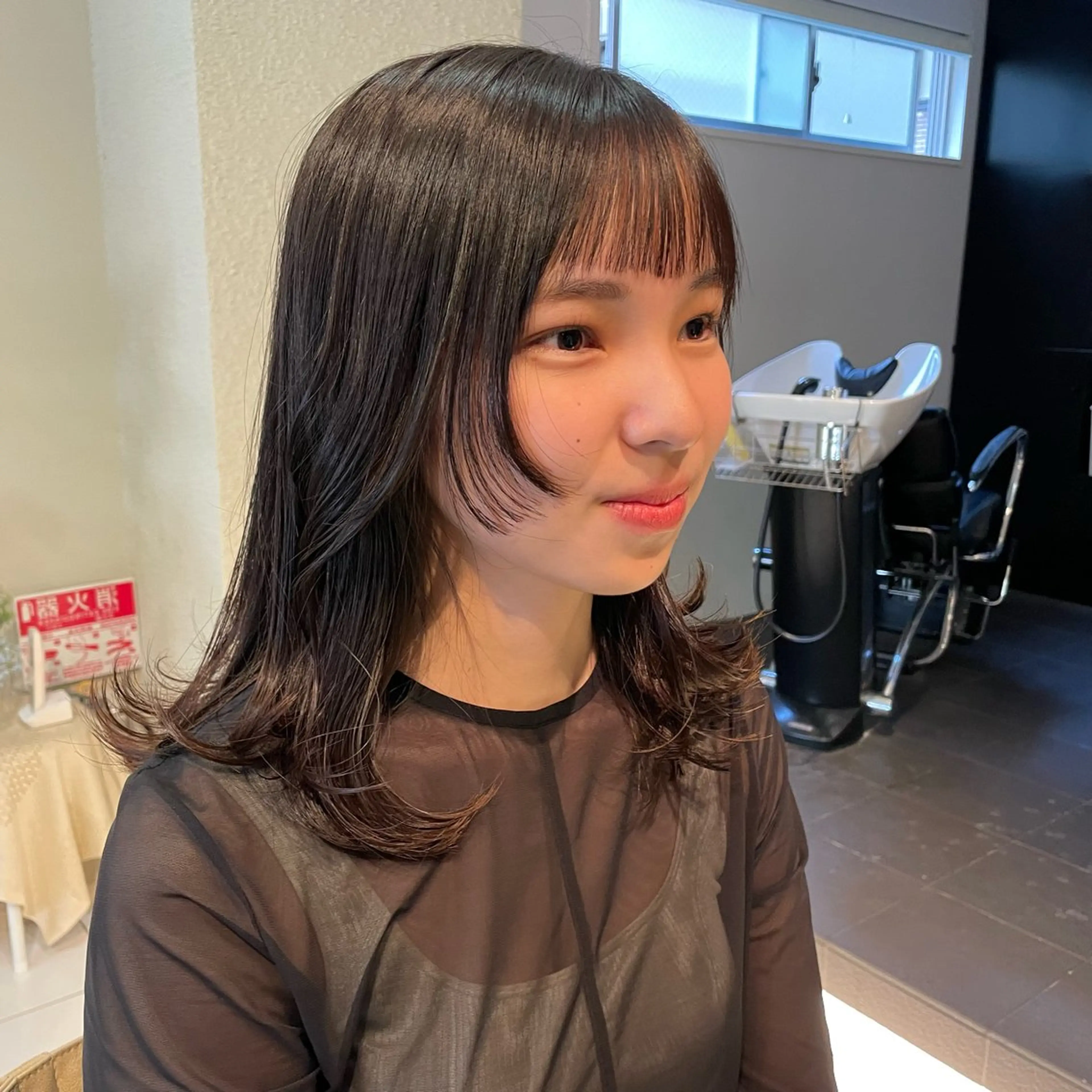 ミディアム カラー 顔まわりレイヤー レイヤーカット 透明感カラー/ 寺田千雅子のヘアスタイル