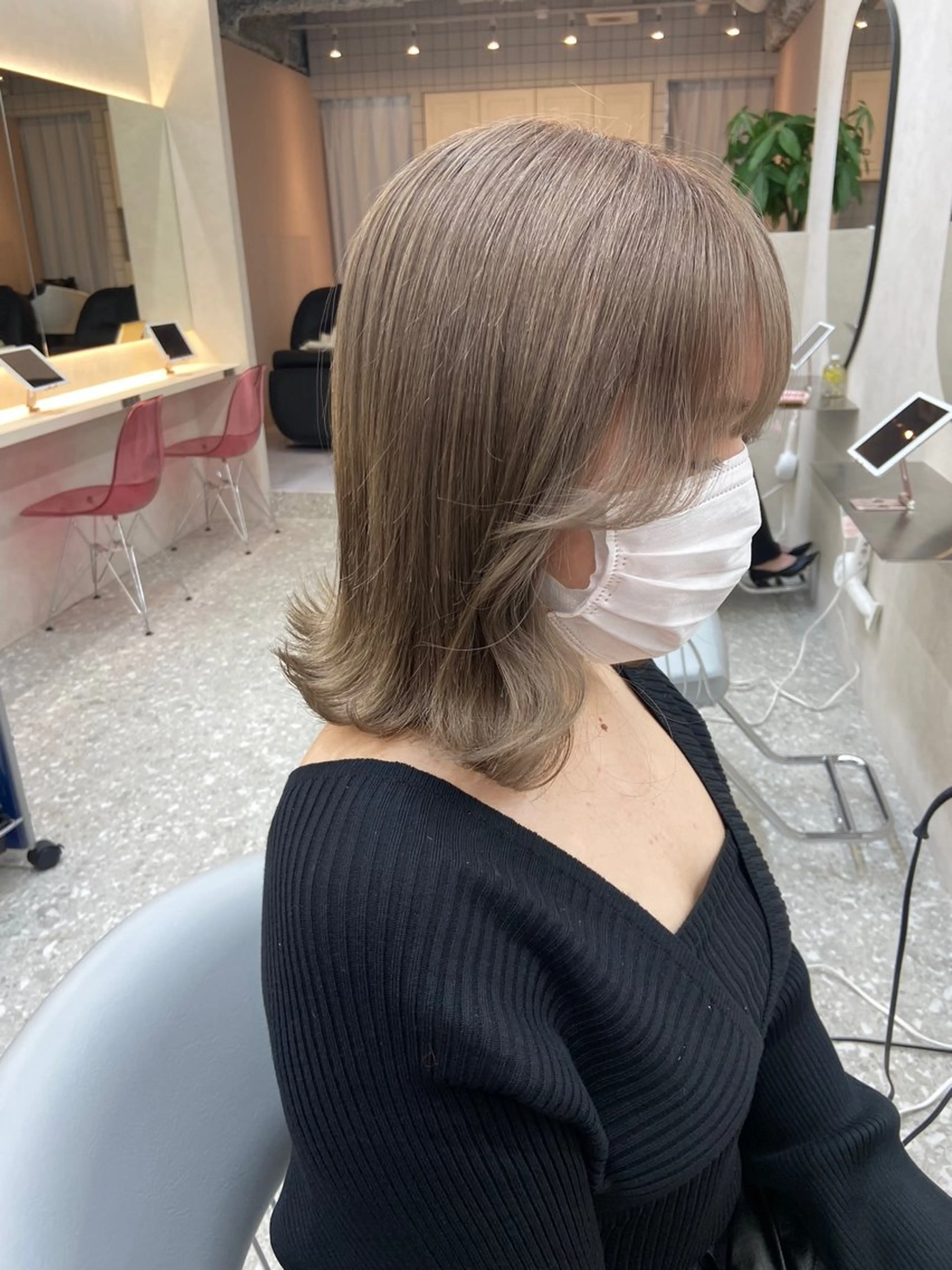 ミディアム カラー ベージュカラー ブリーチ ケアブリーチ ダブルカラー グレージュ 新宿/韓国ヘア 中明度カラー/かやのヘアスタイル