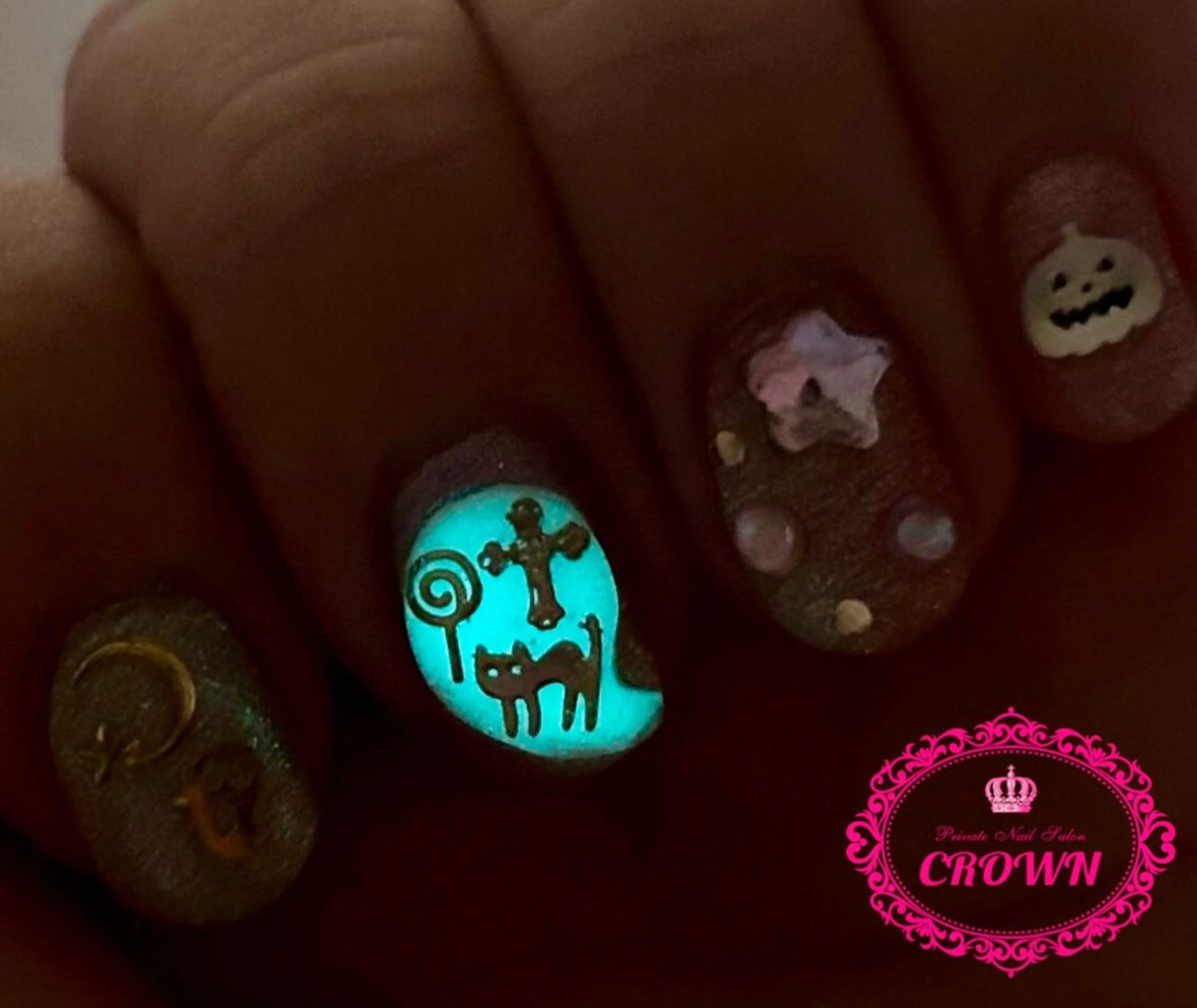 ネイル CROWN プライベートサロンのネイルデザイン