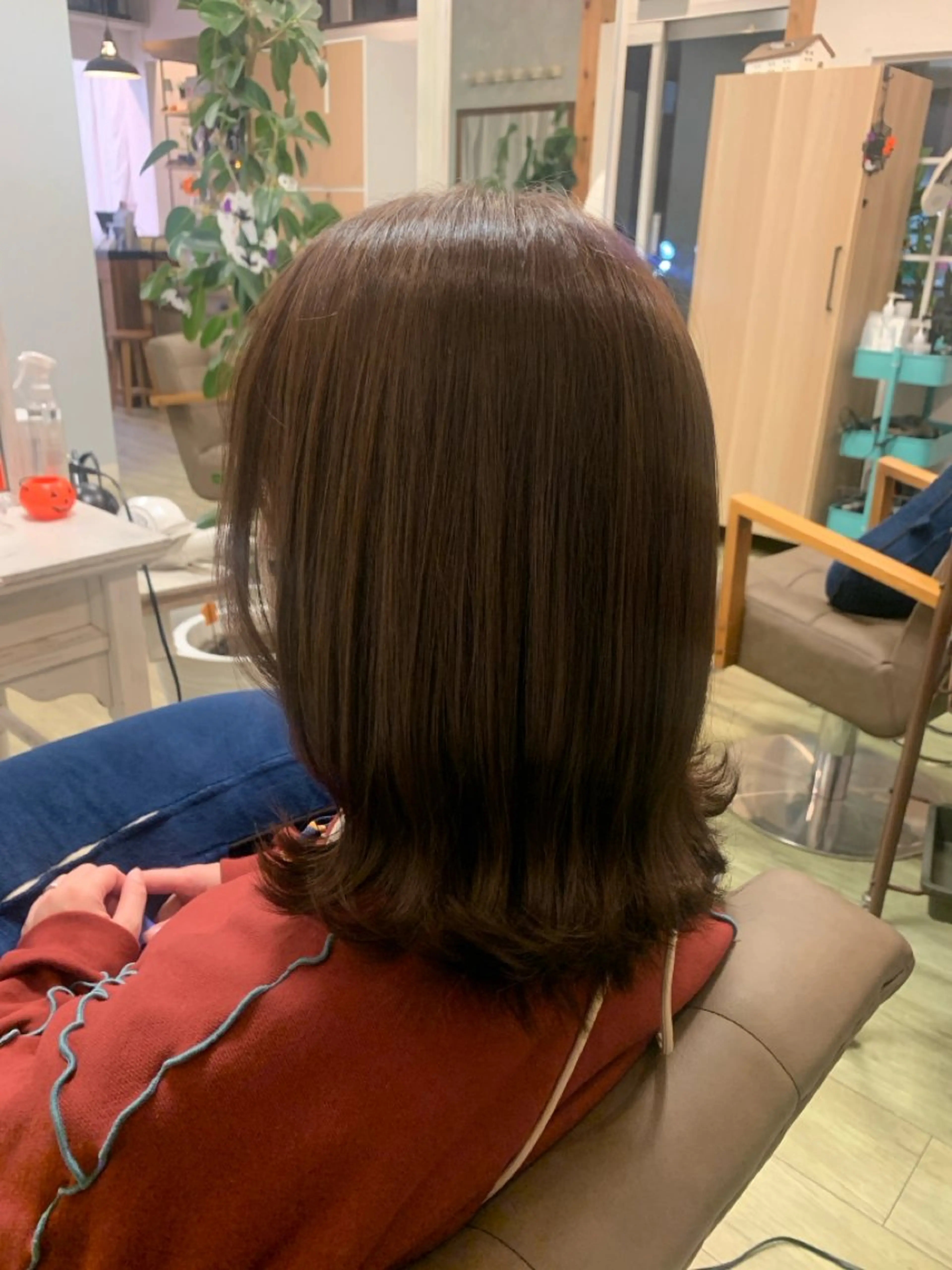 ミディアム カラー ベージュカラー くびれヘア 外ハネヘア 安藤 あおいのヘアスタイル