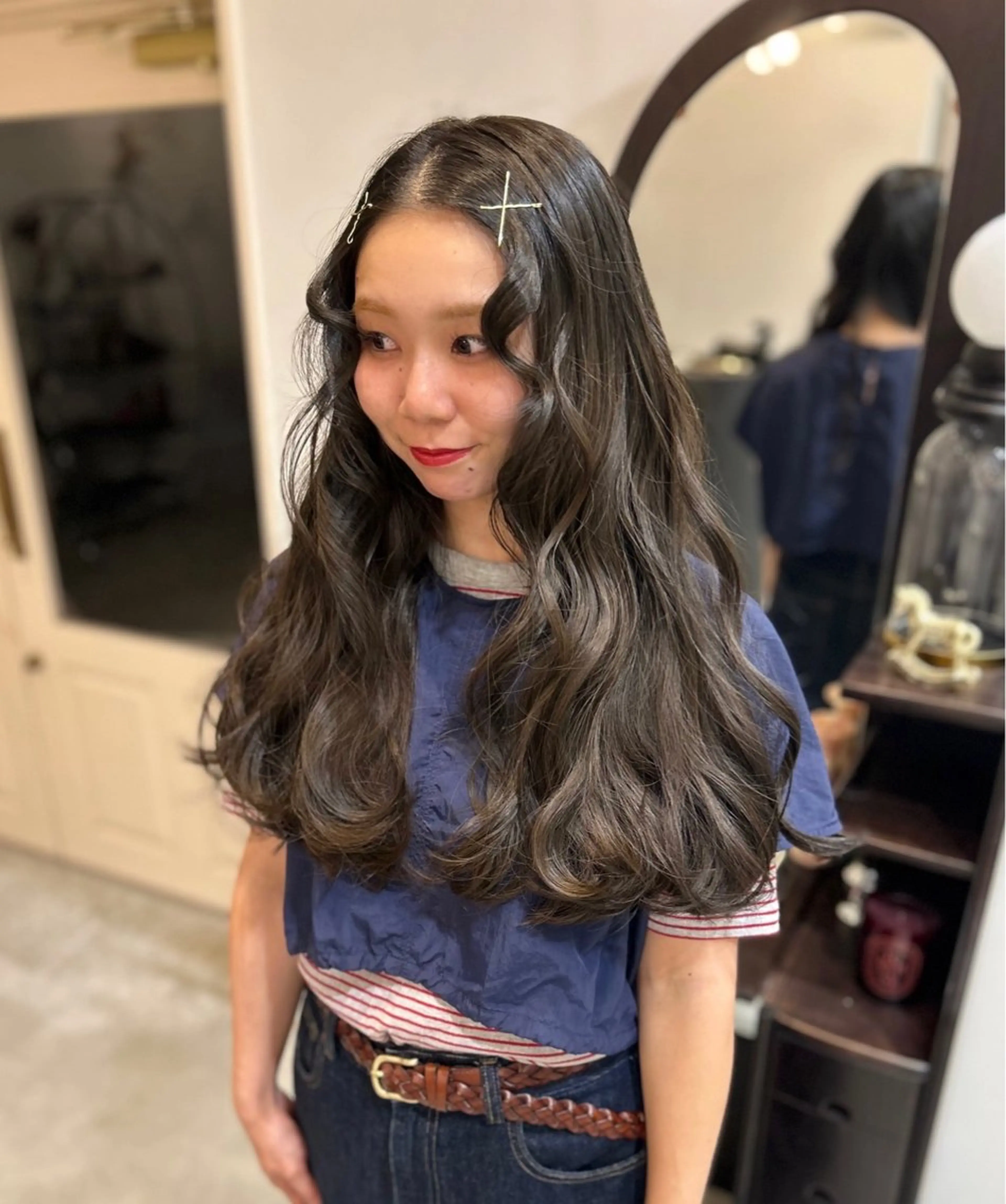カラー アッシュ 鳥居 愛子のヘアスタイル