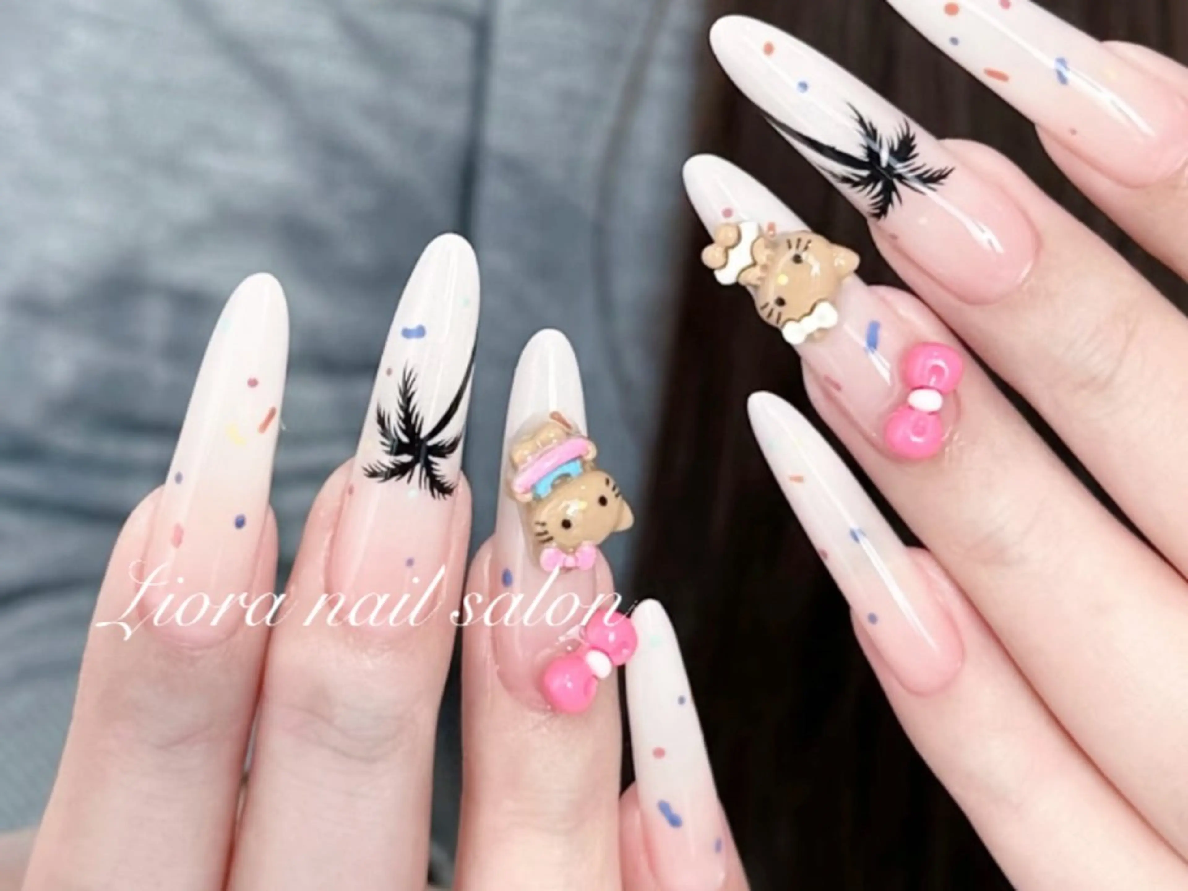 ネイル フレンチネイル ジェルネイル ガーリー グラデーション キラキラネイル ハンドネイル Liora nail 1のネイルデザイン