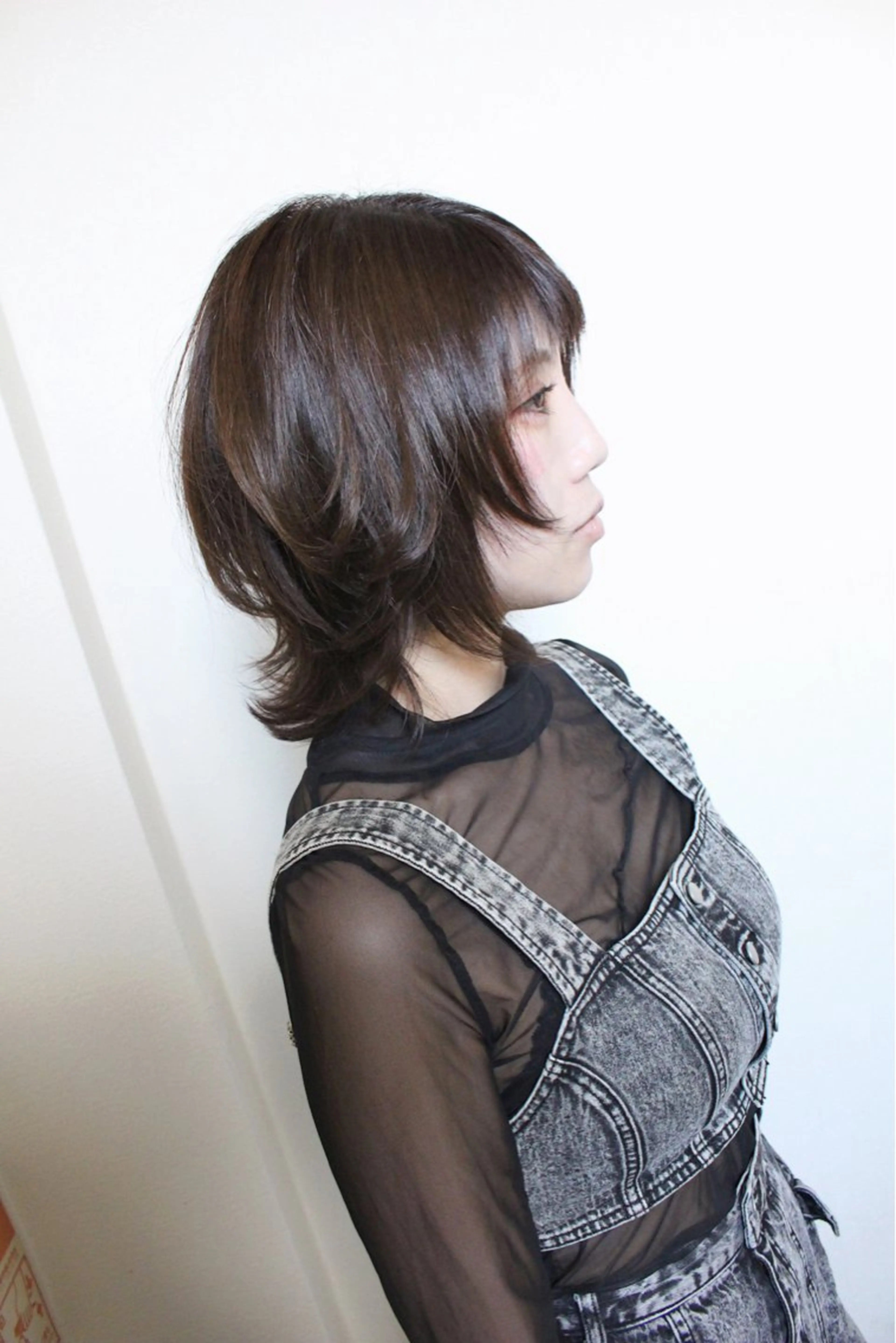 ミディアム カラー アッシュ アッシュブラウン ブラウンカラー ラベンダーカラー ラベンダーアッシュ カット ヘアカラー 土居 正季のヘアスタイル