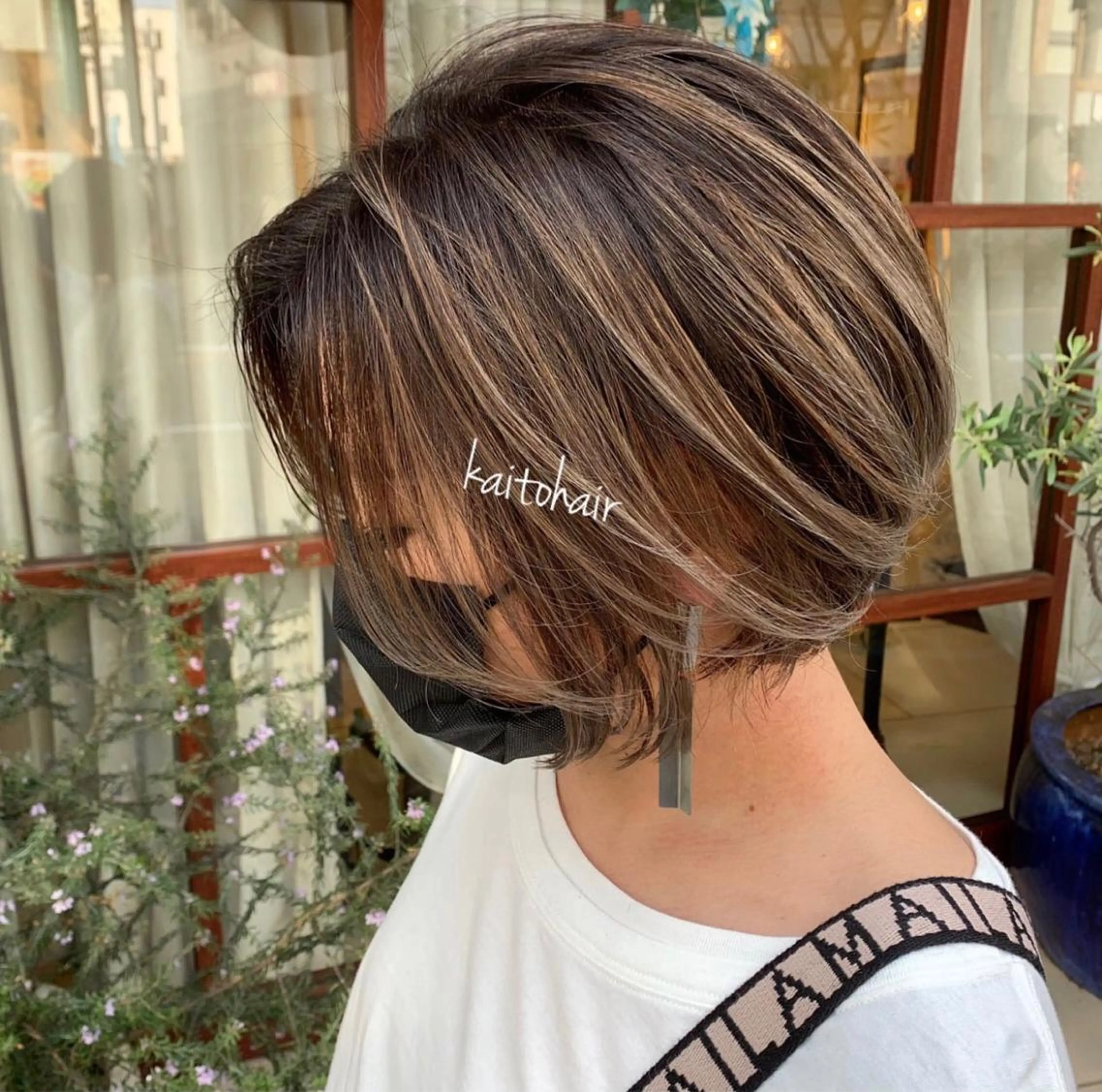 ショート カラー and .のヘアスタイル