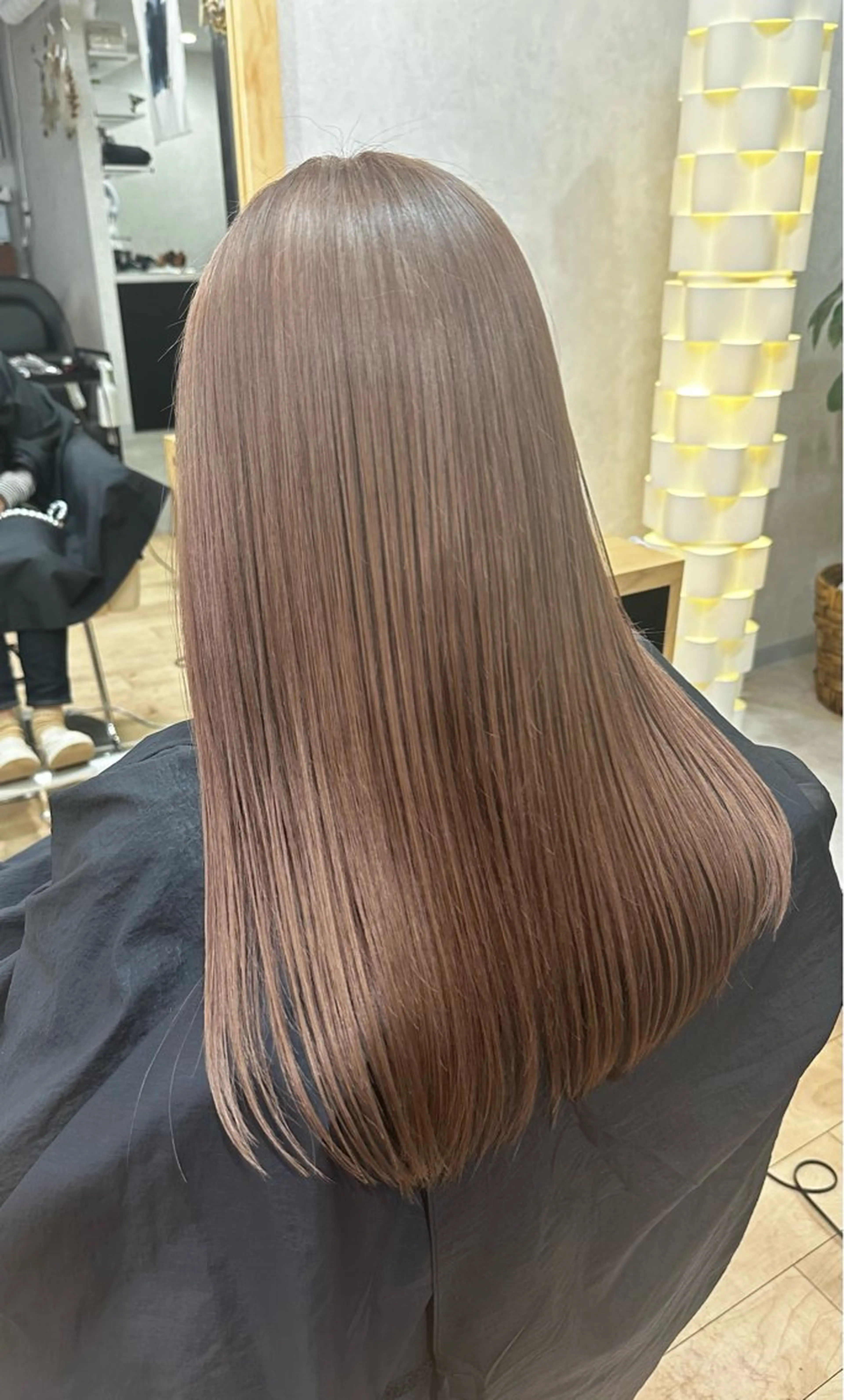 セミロング カラー ベージュカラー ミルクティーベージュ broocH福岡所属・broocH 清水 駿【デザインカラー】のヘアスタイル