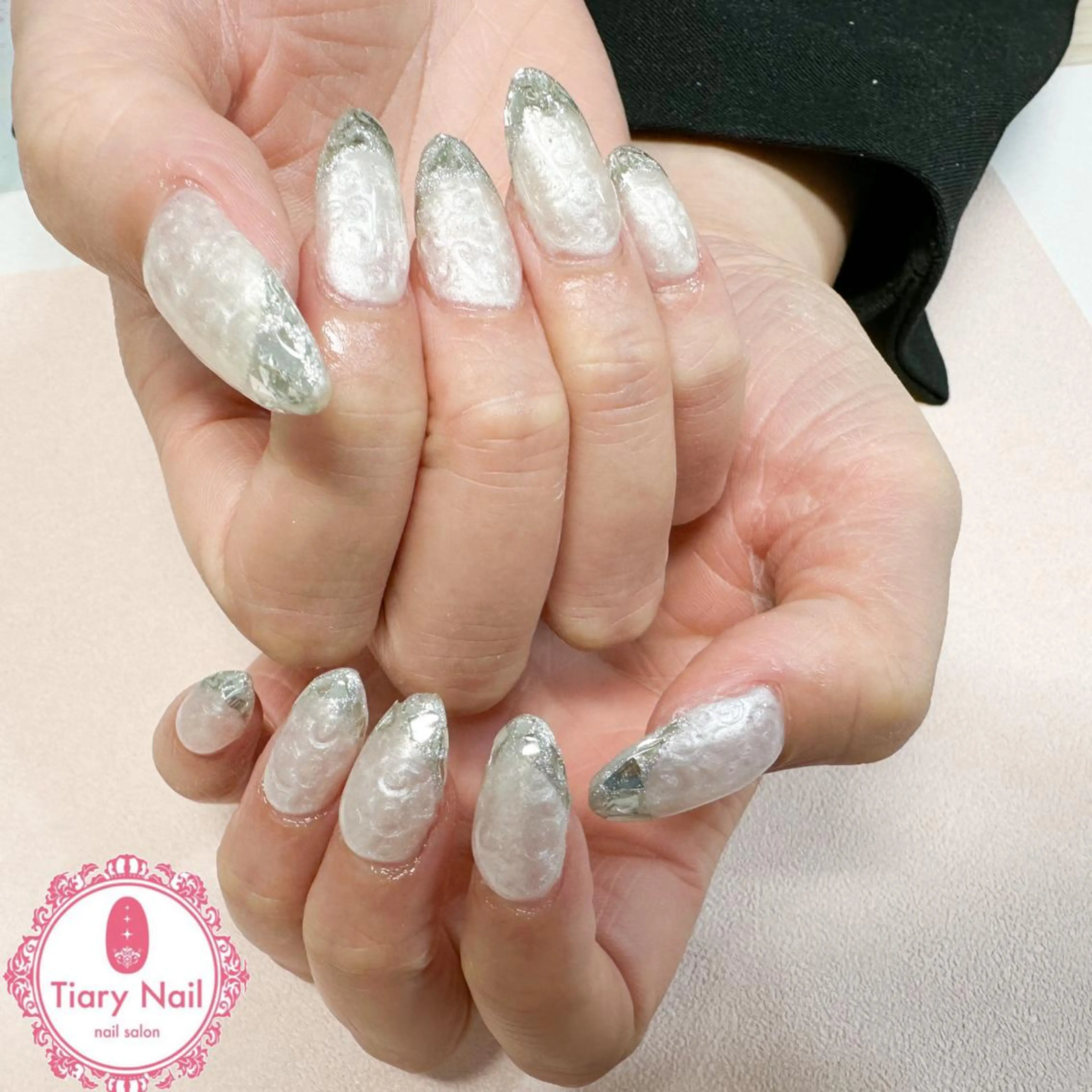 ネイル tiarynail K Kのネイルデザイン