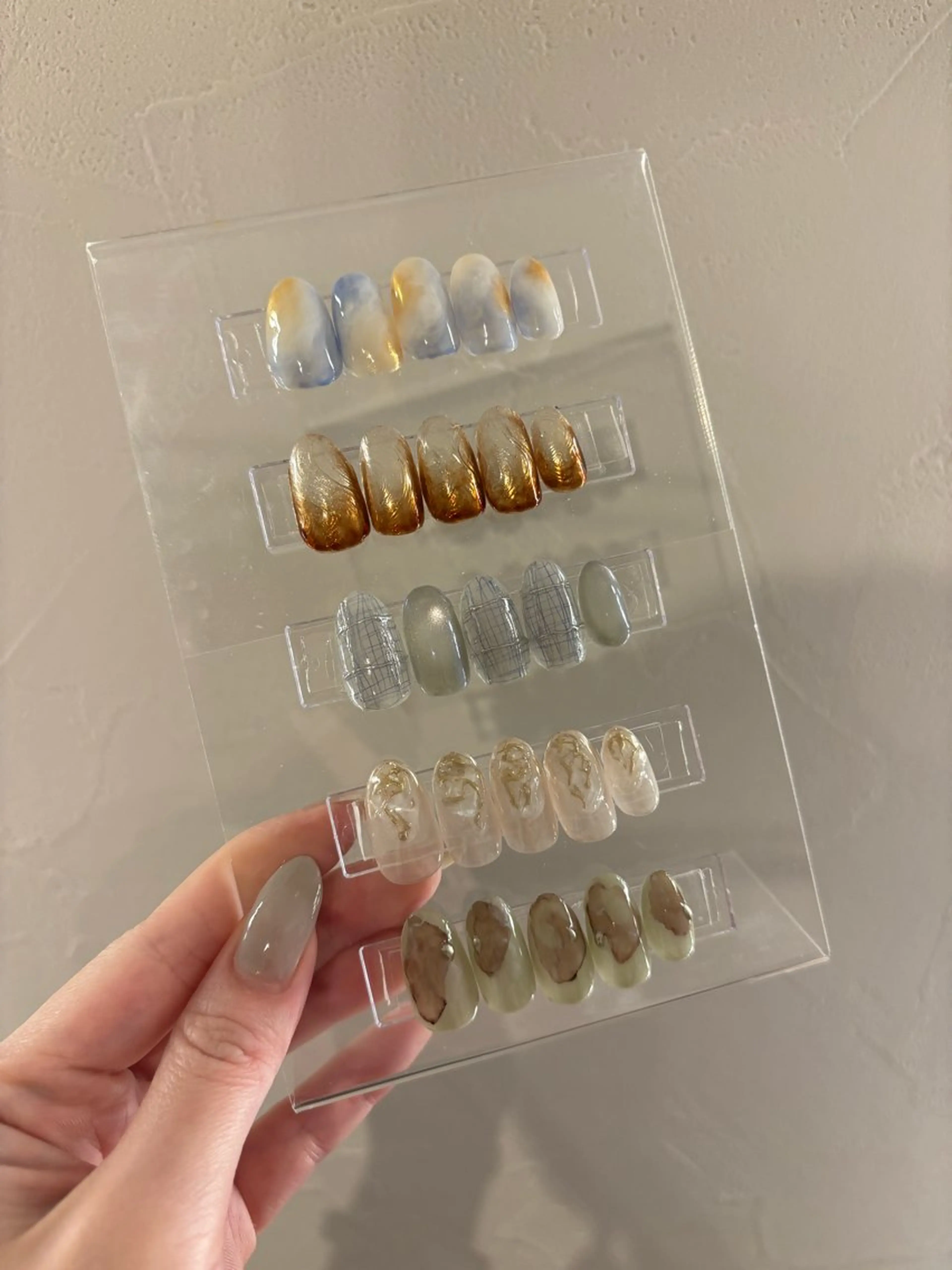 ネイル マグネットネイル ミラーネイル ニュアンスネイル ぷっくりネイル ハンドネイル ikoi Raraのネイルデザイン