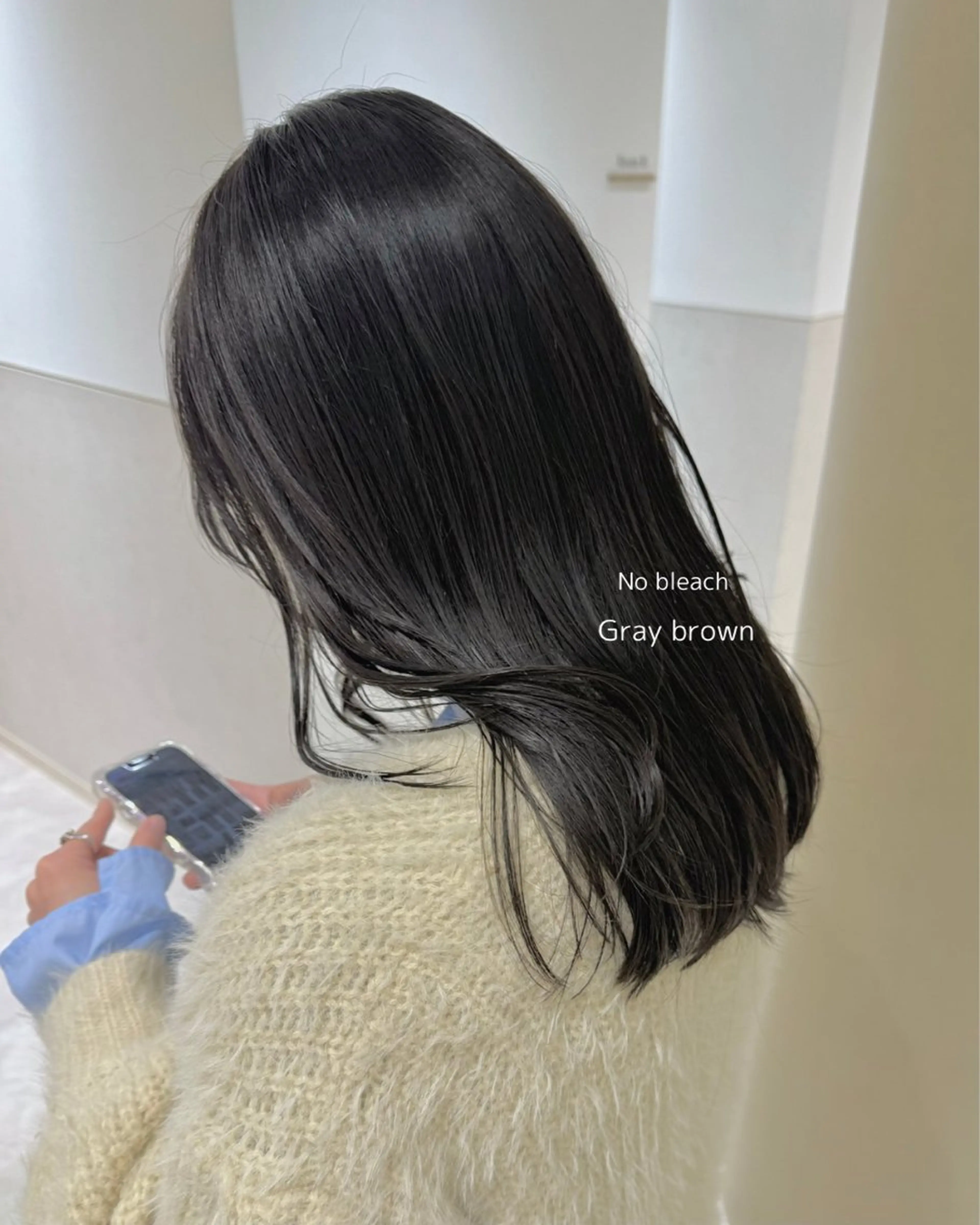 ミディアム SALOWIN  吉祥寺店所属・くすみベージュカラー 🪻HARUKAのヘアスタイル