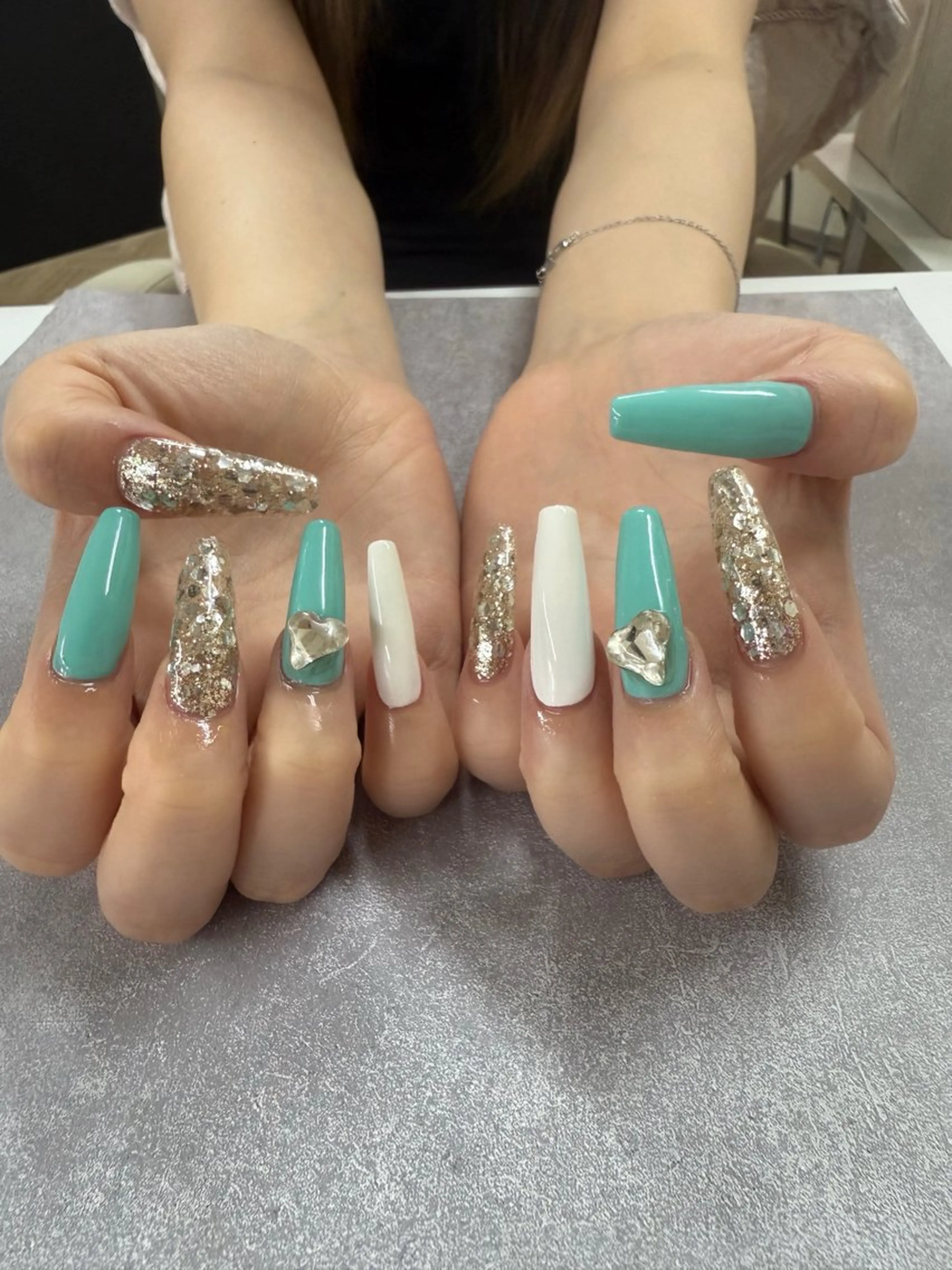 ネイル ブルー ハンドネイル Tip  by Tip所属・Tip by Tip 相馬知晶のネイルデザイン