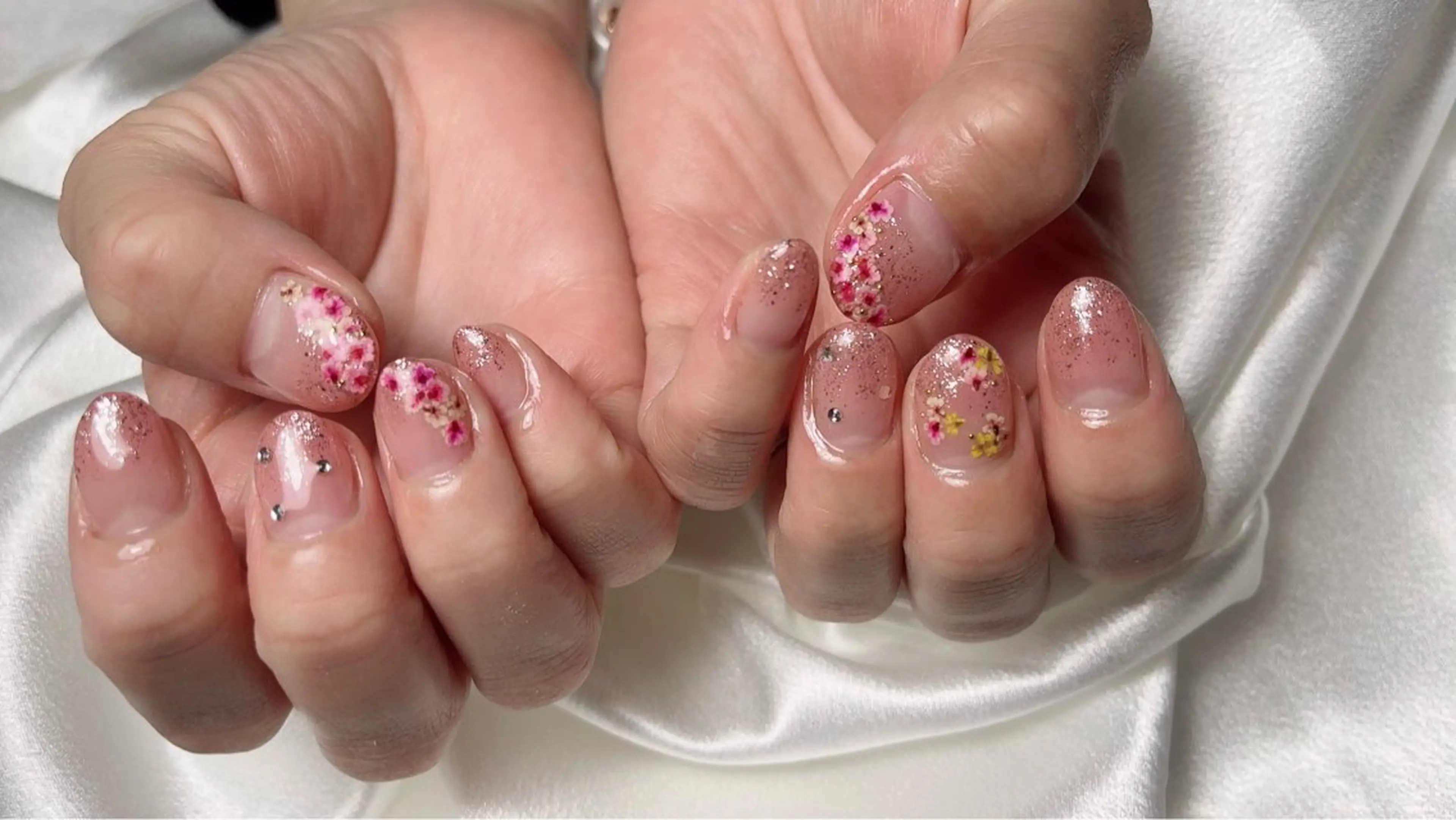 ネイル ハンドネイル フットネイル ハンドケア Nail Salon Bonita所属・フィルイン施術 SHIZUKAのネイルデザイン