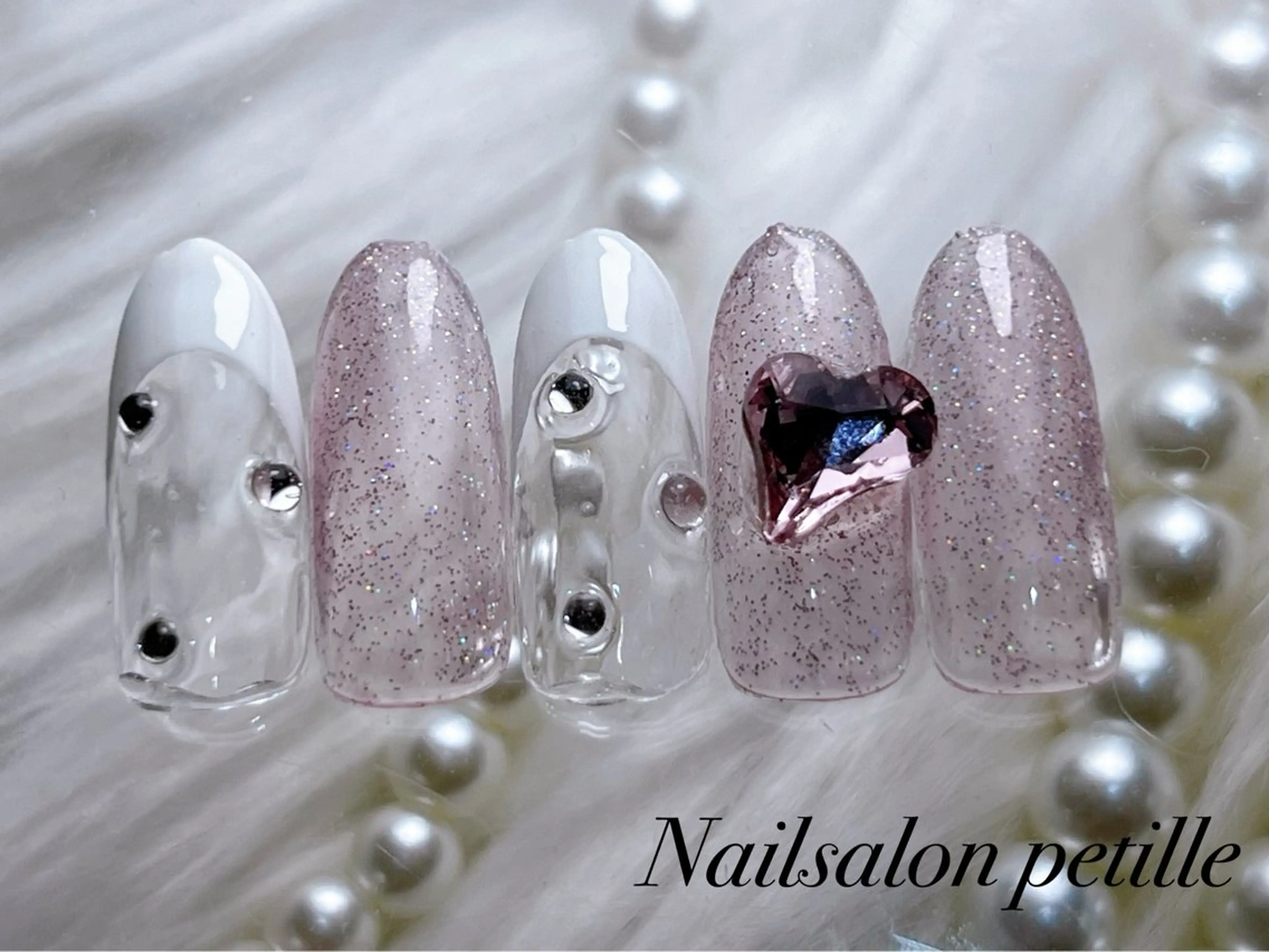 ネイル Nailsalon petille所属・Ｈ azのネイルデザイン