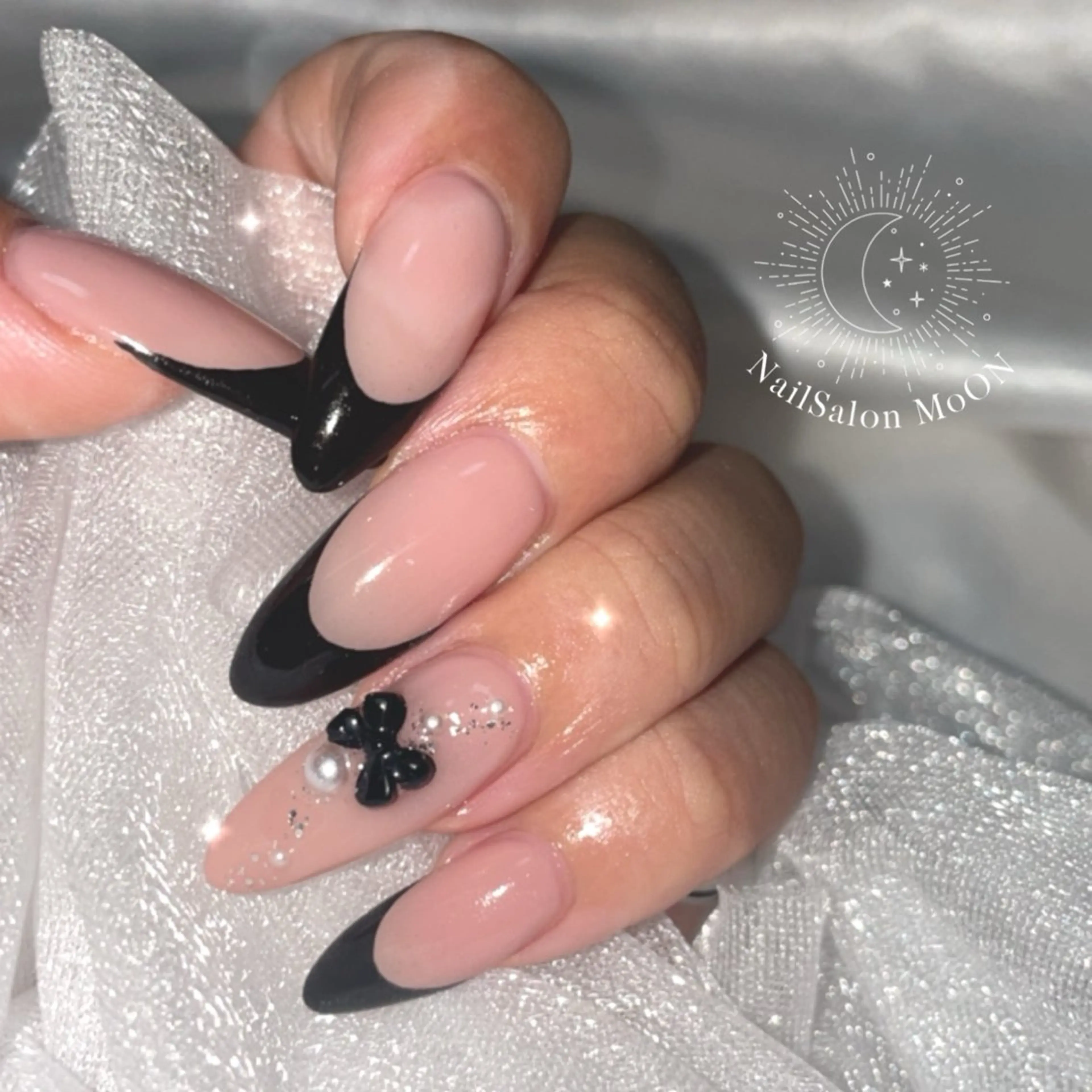 ネイル アートネイル フレンチネイル MoON...❤︎ MeGuのネイルデザイン