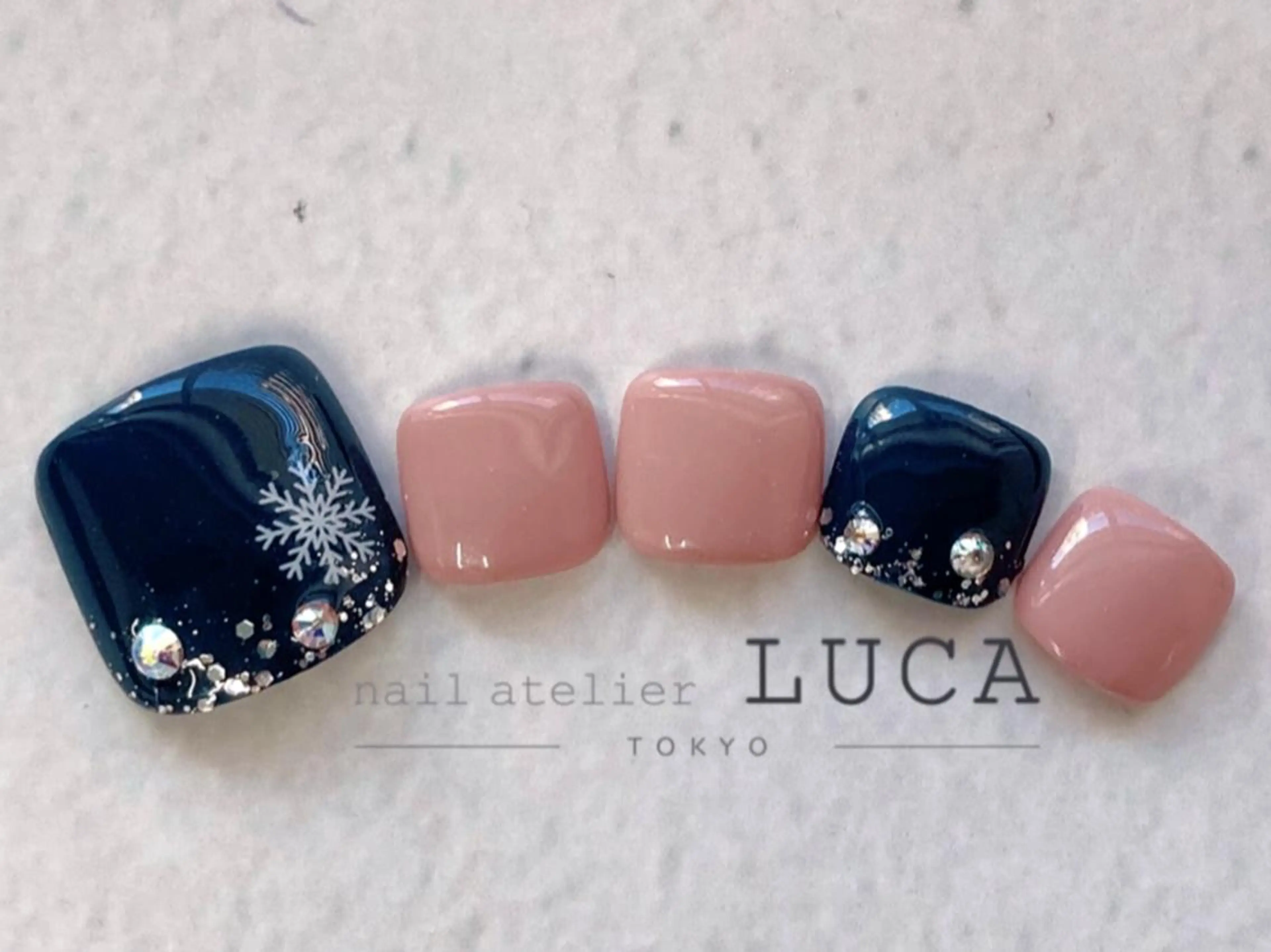 ネイル アートネイル オーロラネイル クリアネイル 長さ出し フットネイル フットネイル ネイルアトリエルカ スタッフのネイルデザイン