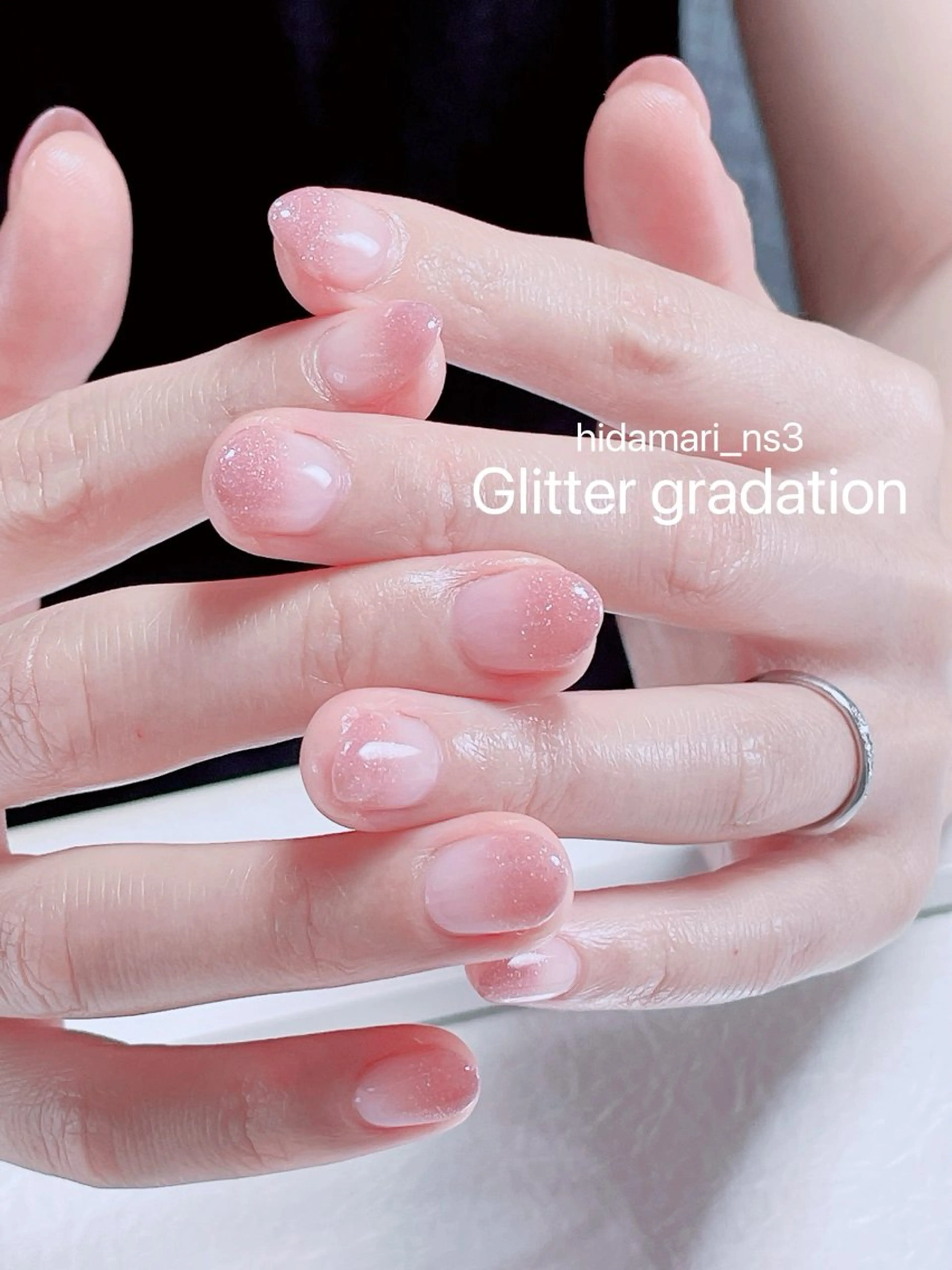 ネイル グラデーション ラメ(グリッター) ラメグラデーション ピンク ハンドネイル NailSalon ひだまりのネイルデザイン