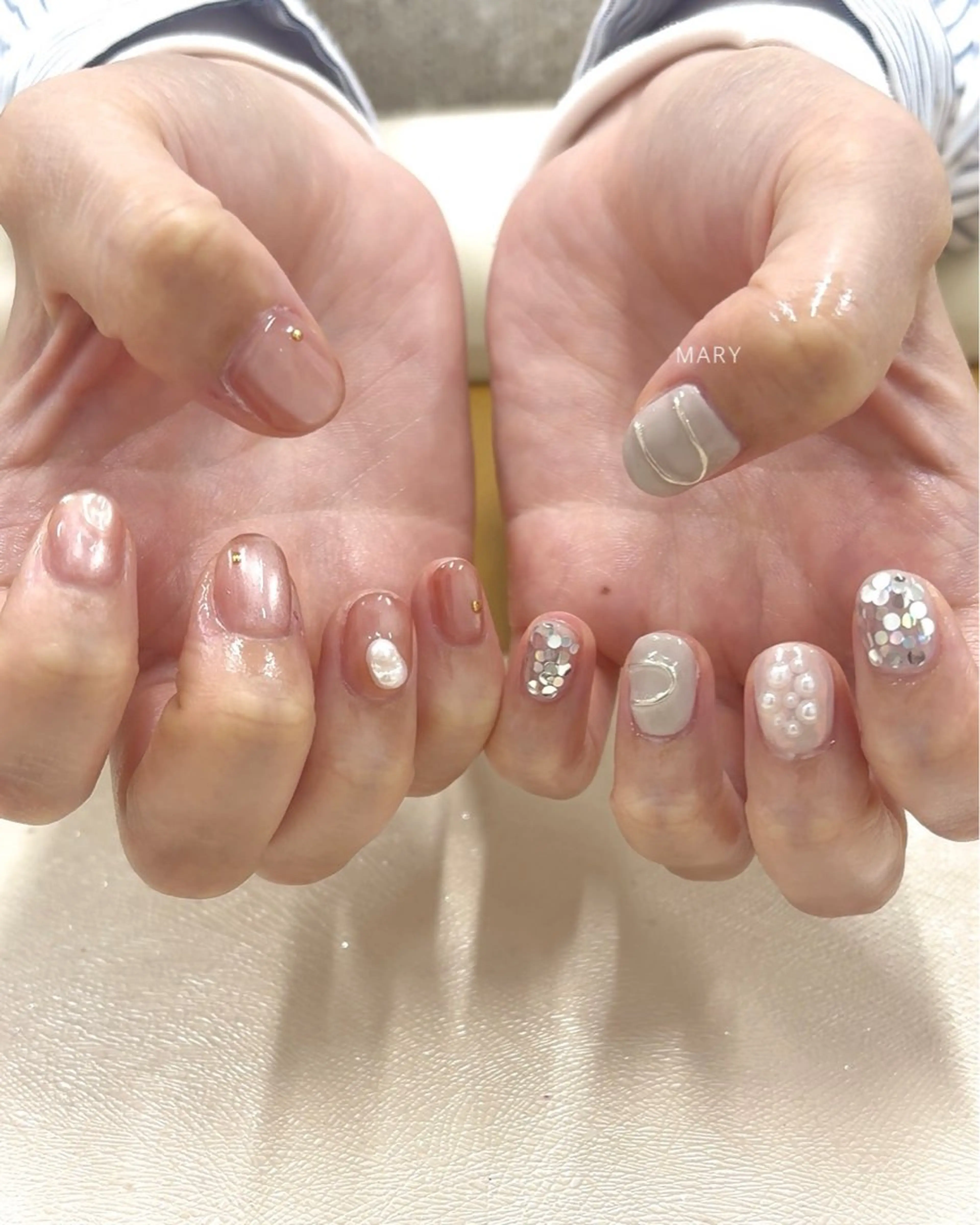 ネイル マグネットネイル ミラーネイル 持ち込み ニュアンスネイル ハンドネイル Mary nail所属・Mary nail .narumiのネイルデザイン