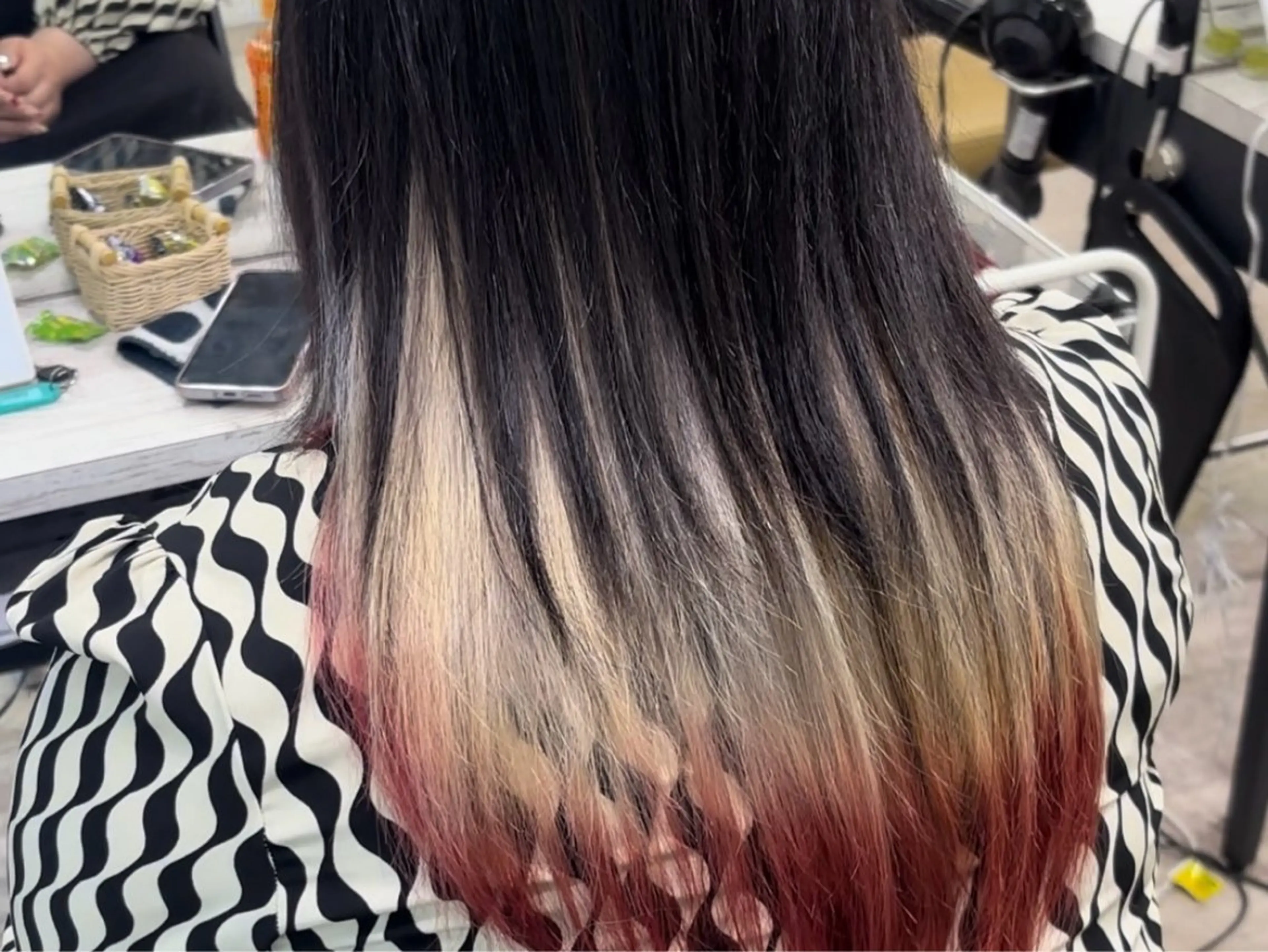 カラー ブリーチ インナーカラー 透明感カラー🦋 Yuu🦋のヘアスタイル