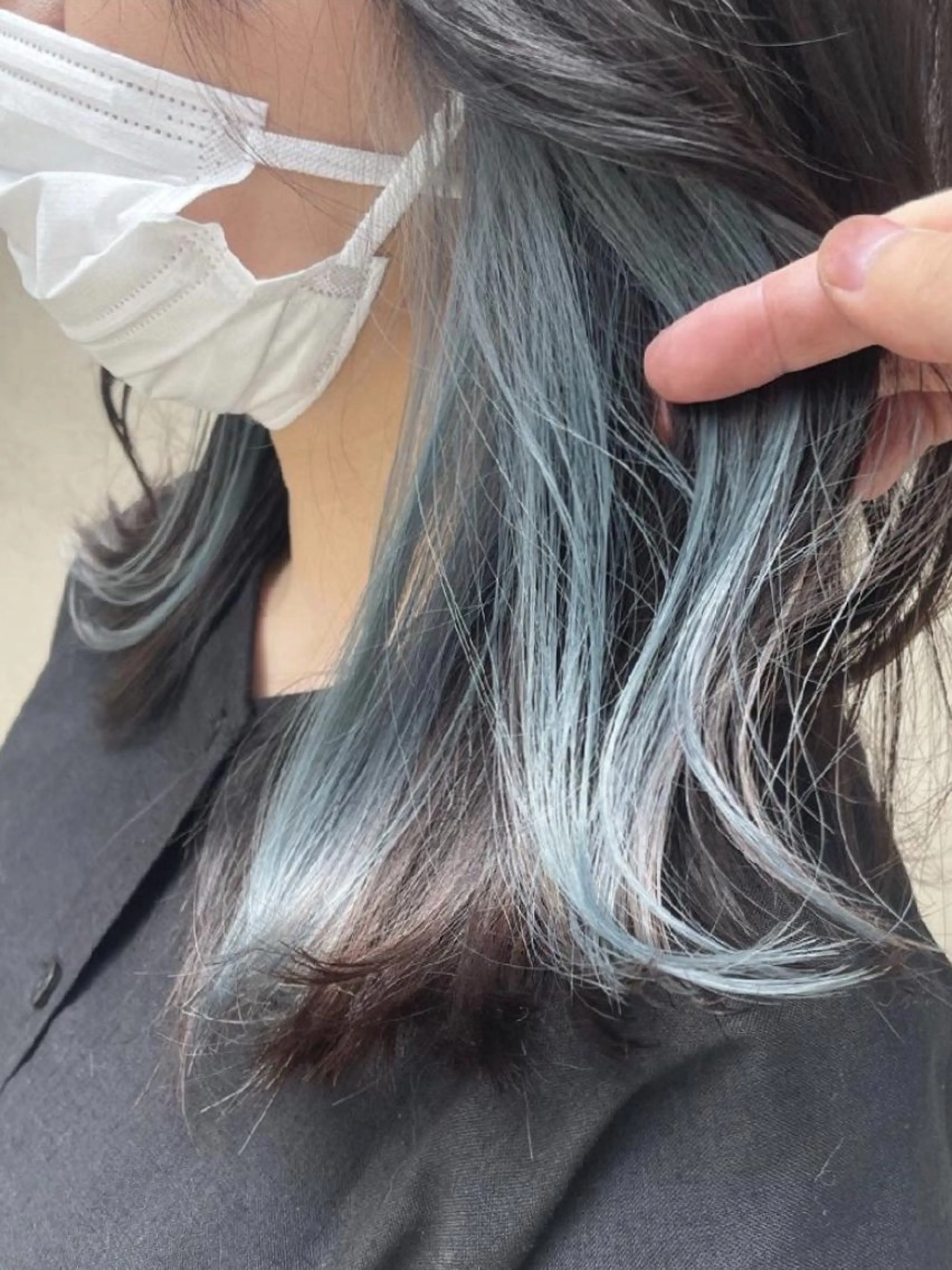 ミディアム キリカ新宿所属・ブリーチ/ エクステ/レイヤーのヘアスタイル