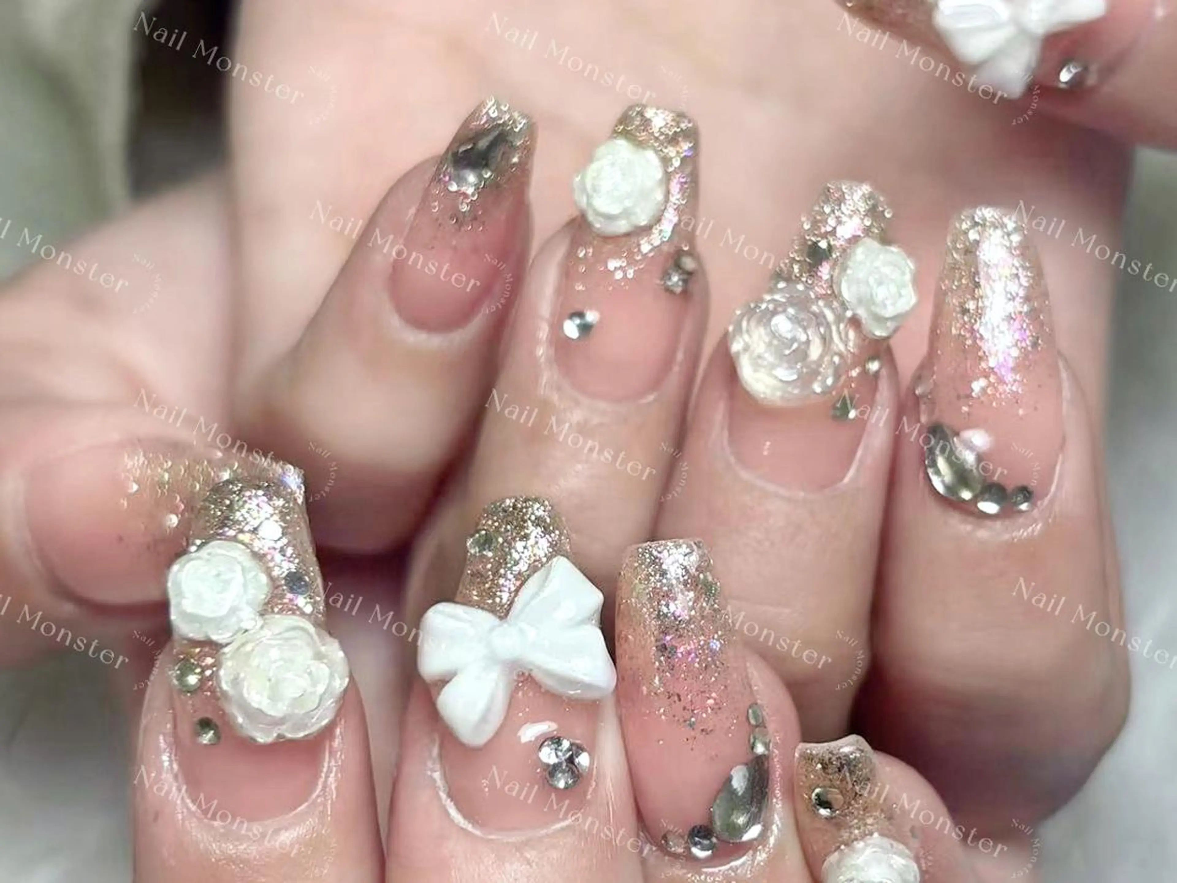 ネイル アートネイル オーロラネイル ガーリー キラキラネイル 韓国ネイル Nail Monsterのネイルデザイン