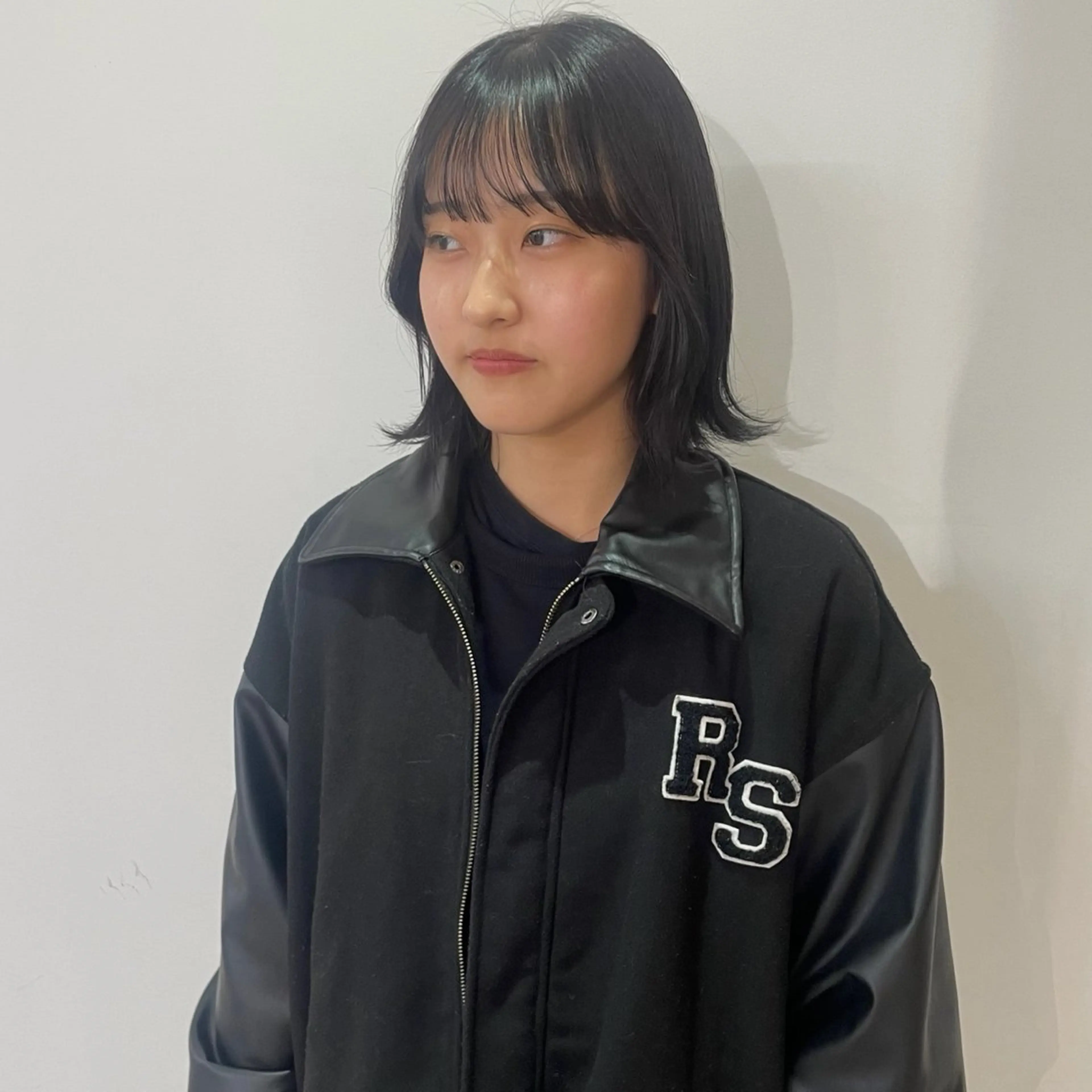 ショート カラー 黒髪 ブリーチ ケアブリーチ 透明感カラー ハイトーンカラー ヘアカラー トリートメント nonoka オリーブ/グレージュのヘアスタイル