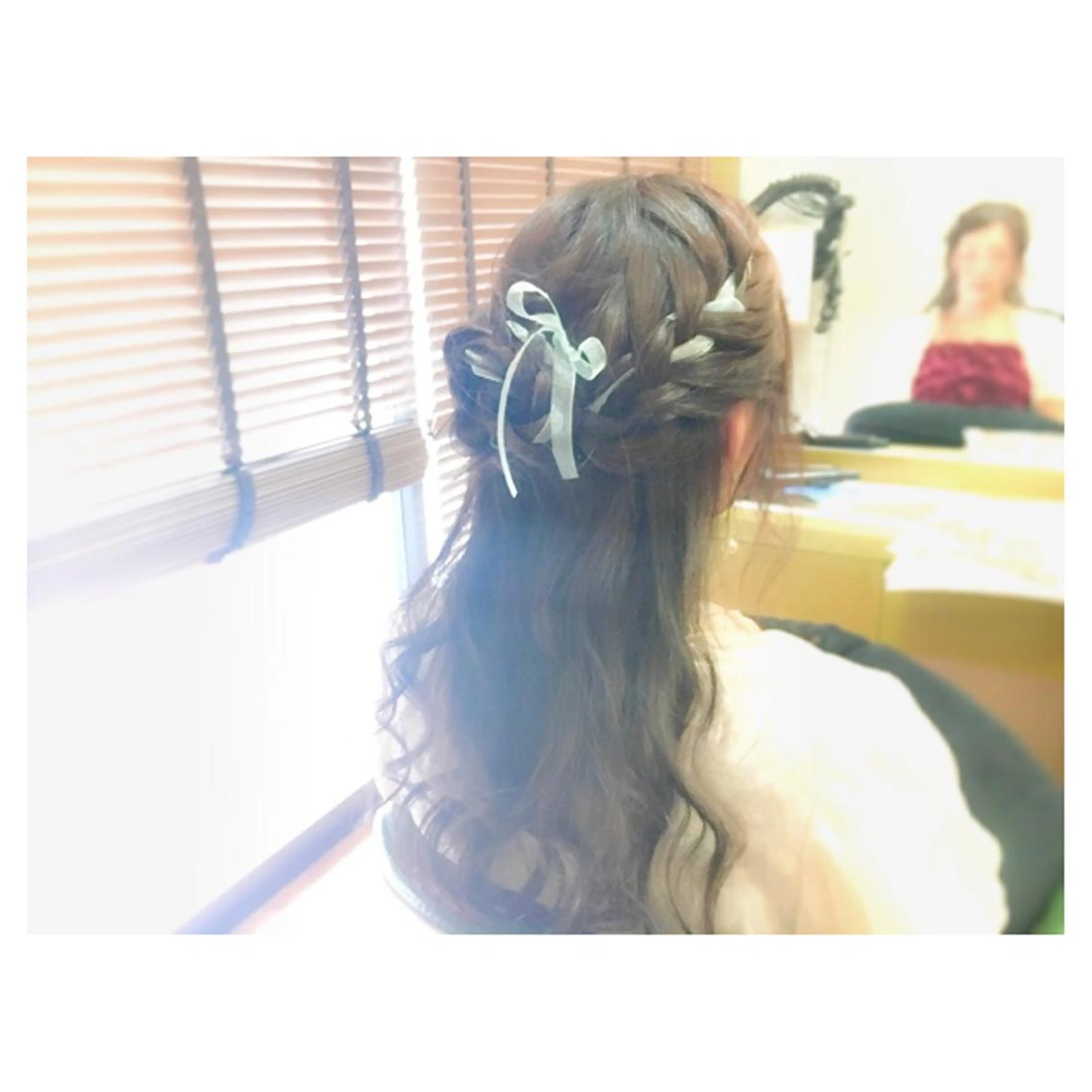 ロング カラー パーマ ヘアアレンジ ツイスパ・波巻き 🩵片平和香奈のヘアスタイル