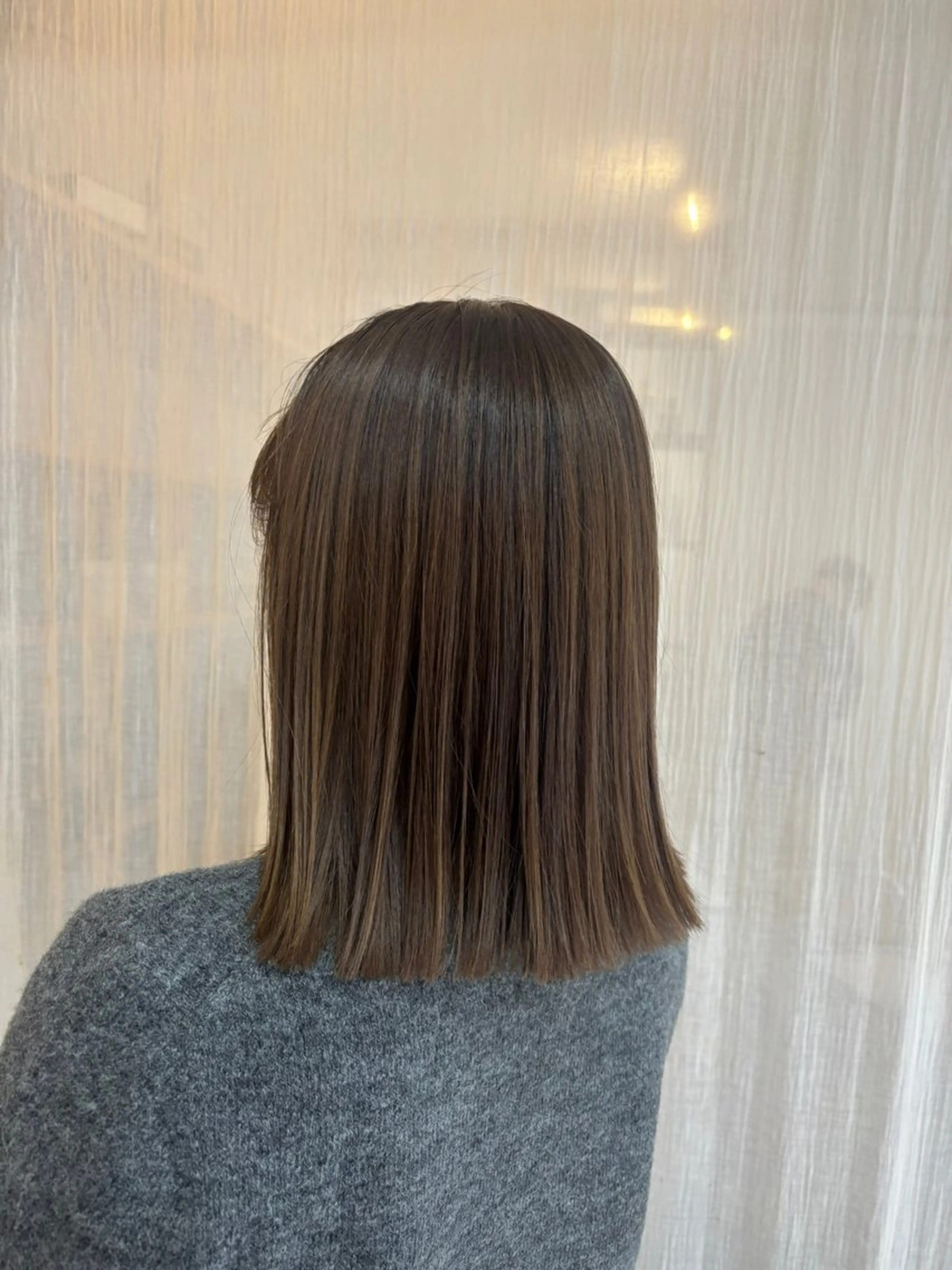 ミディアム カット ヘアカラー トリートメント 透明感カラー／髪質 改善 YUKAのヘアスタイル