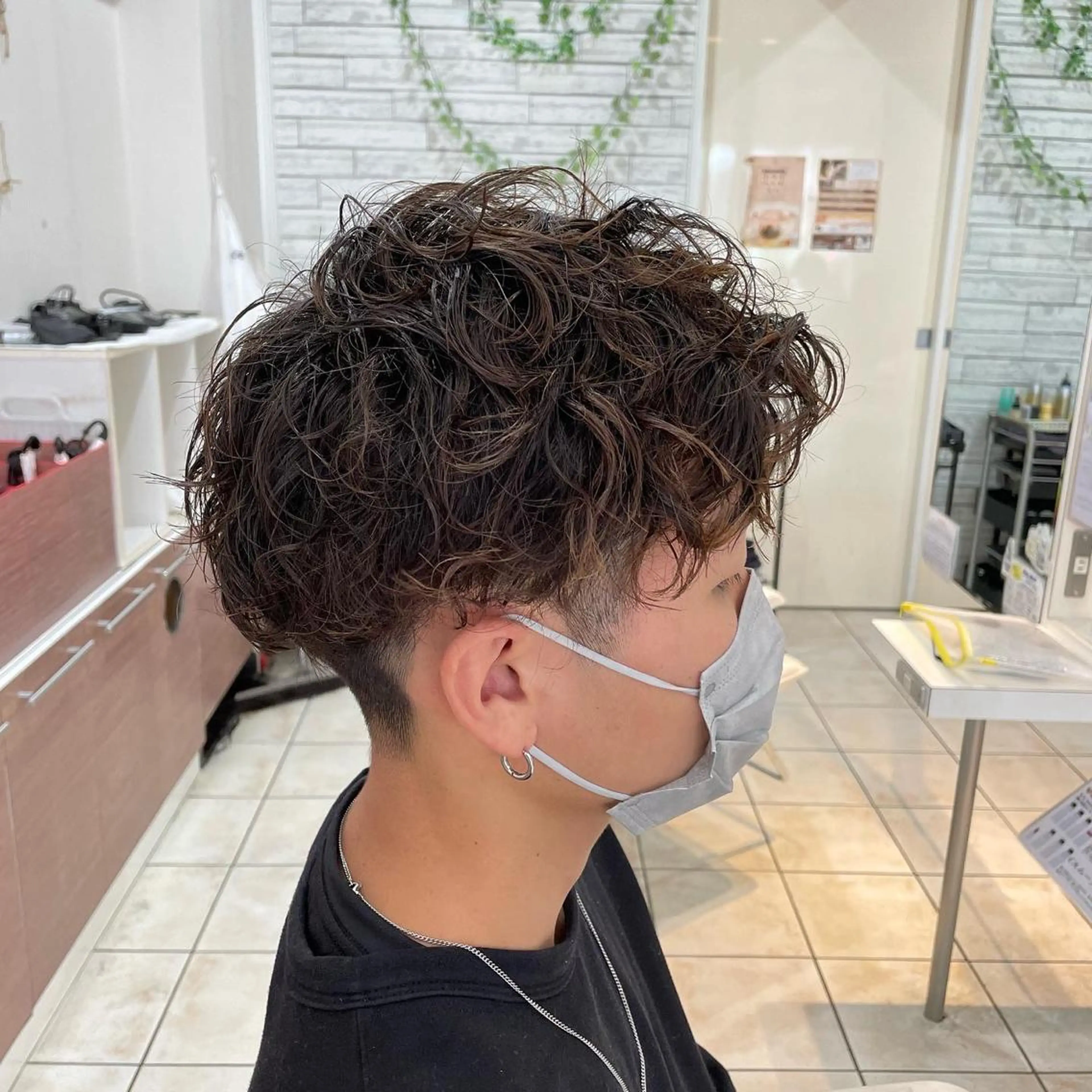 ショート パーマ メンズ シャドウパーマ/縦落 ちパーマ 大久保のヘアスタイル