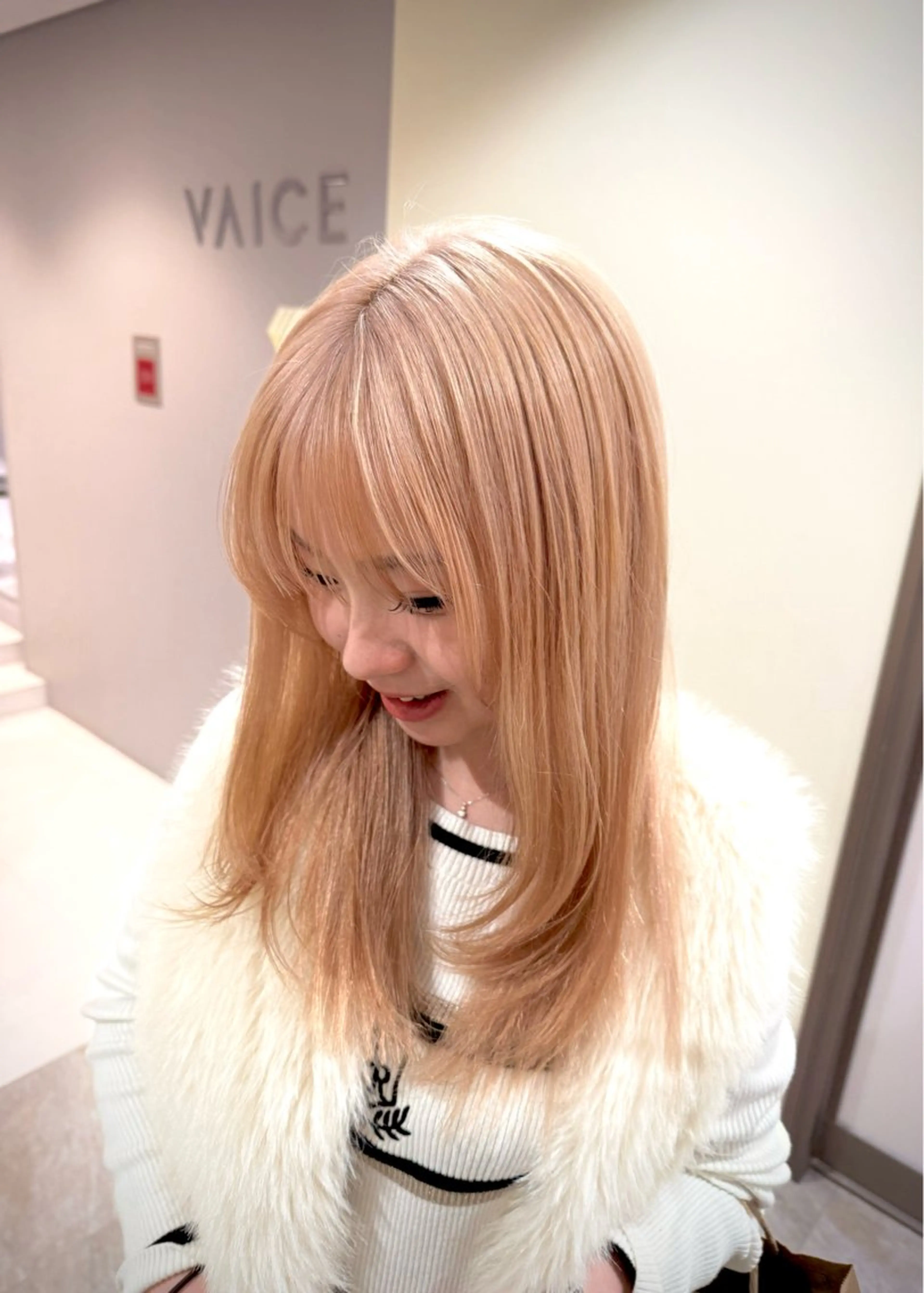 ロング カラー バレイヤージュ ブリーチ ケアブリーチ ダブルカラー ハイライトカラー カット ヘアカラー トリートメント ハイトーンレイヤー 顔まわりSOTAのヘアスタイル