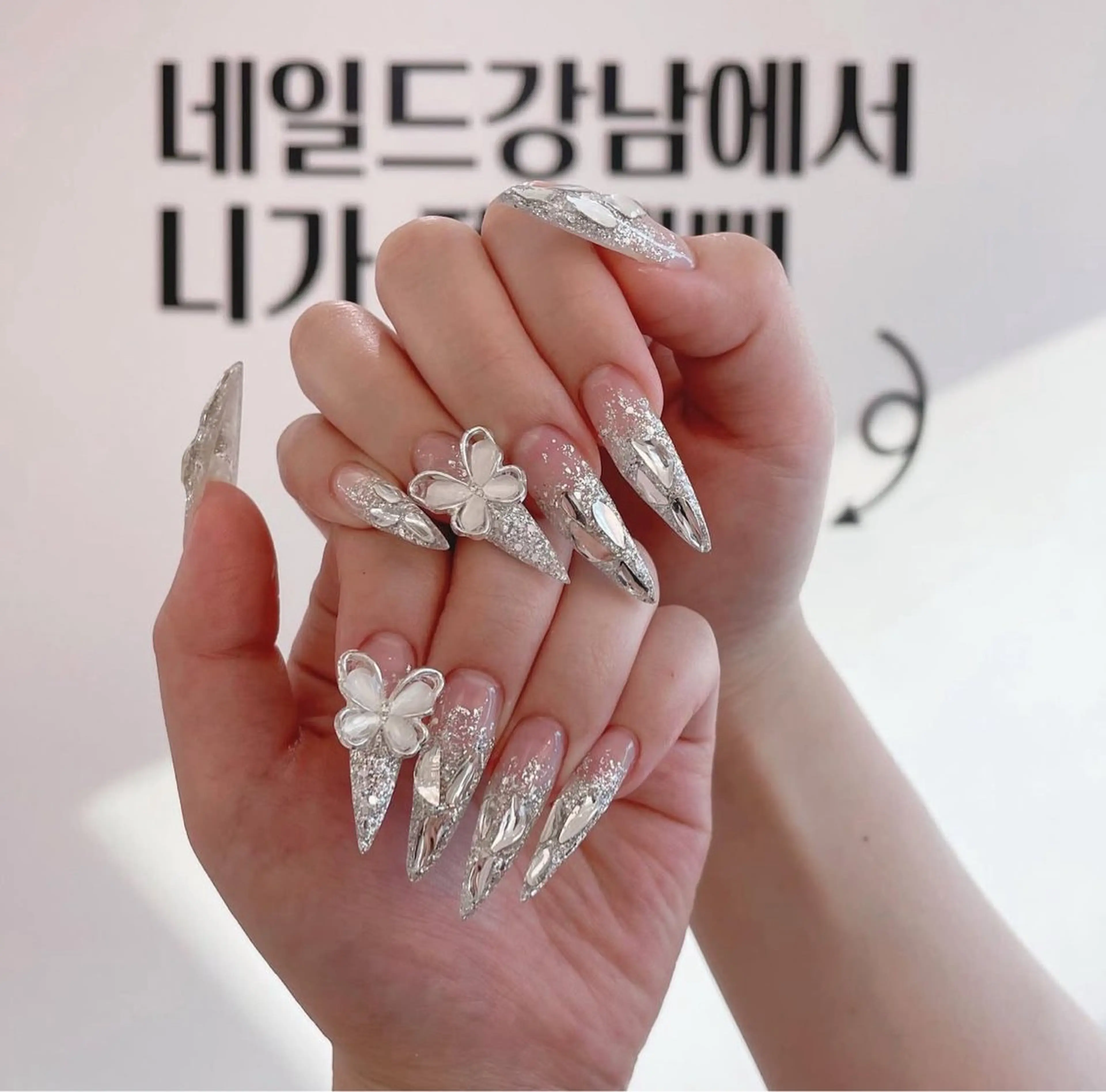 ネイル アートネイル ジェルネイル ネイルチップ Rin Rin TA Nailのネイルデザイン